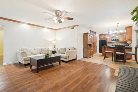 2009 Thousand Oaks Drive Burleson TX 76028