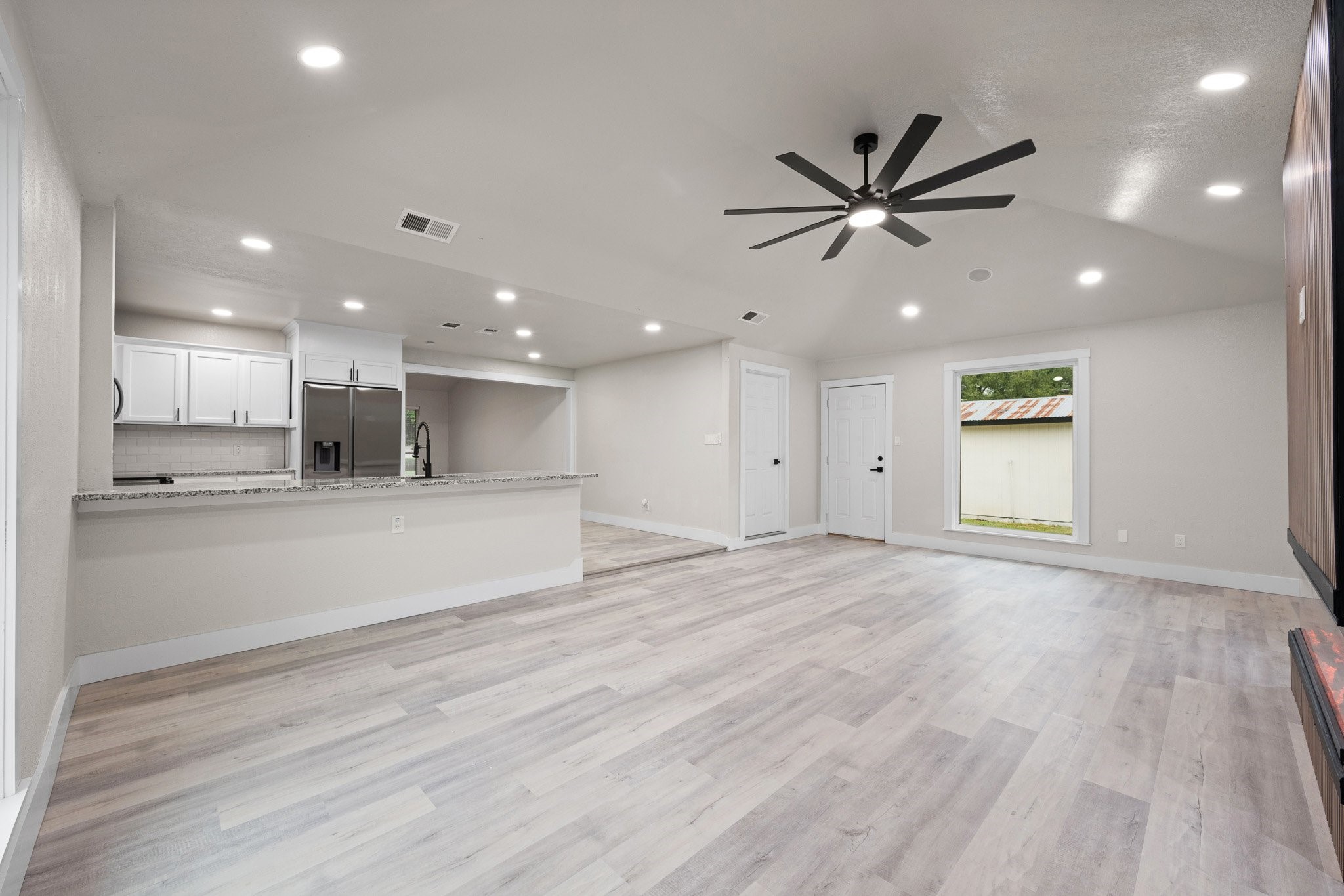 221 Lipscomb Street Cleburne TX 76031