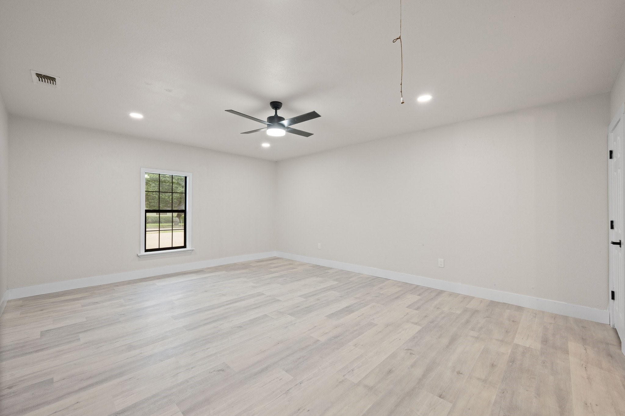 221 Lipscomb Street Cleburne TX 76031