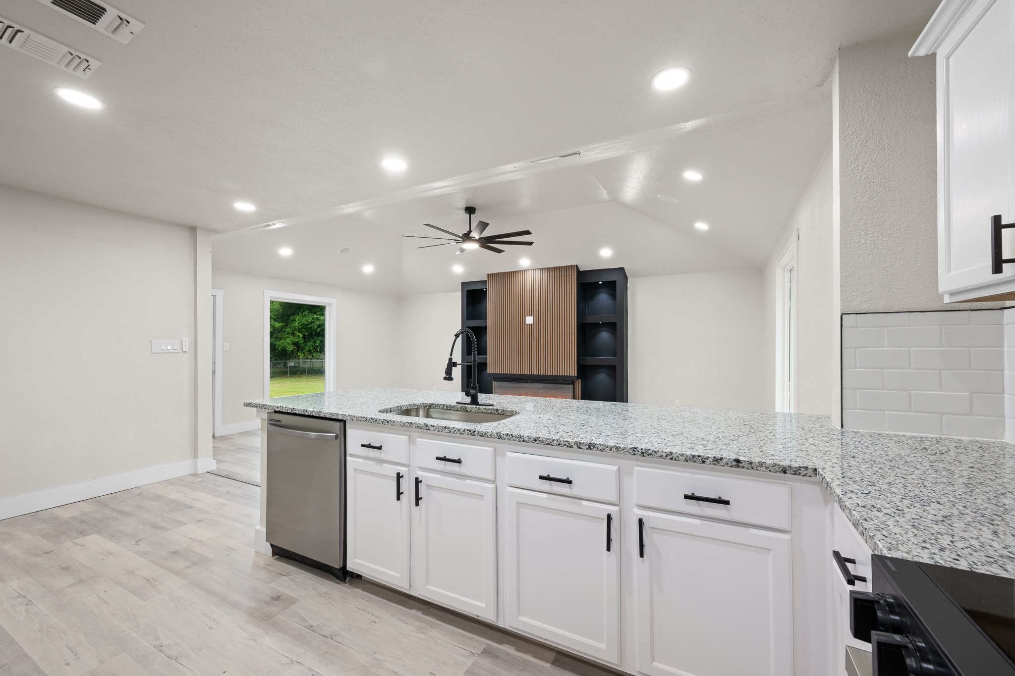 221 Lipscomb Street Cleburne TX 76031