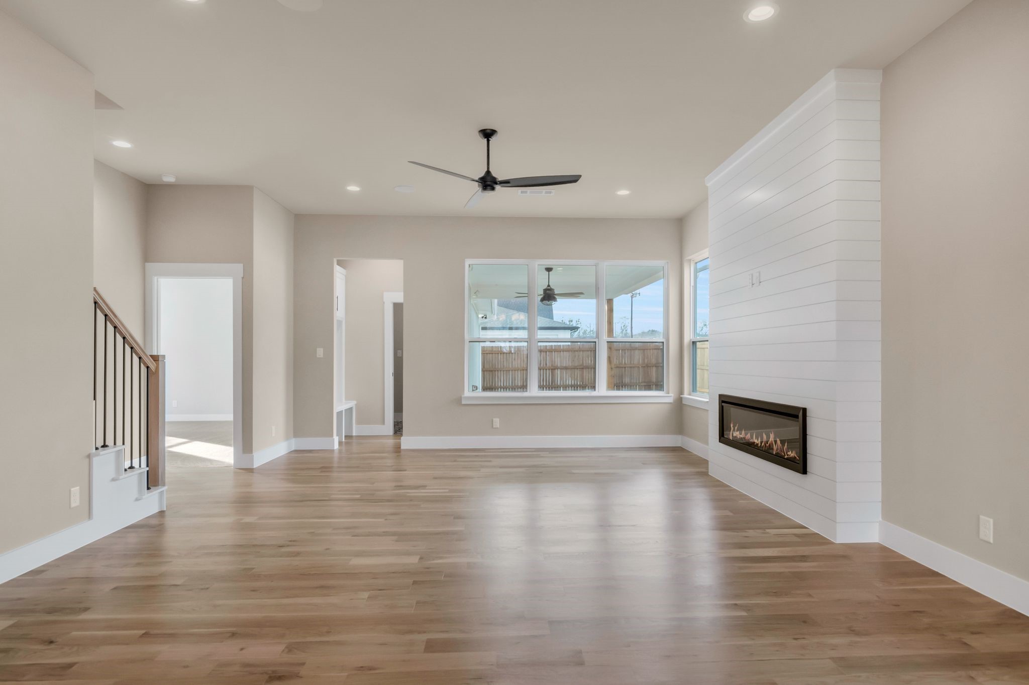 207 W 7th Street Justin TX 76247