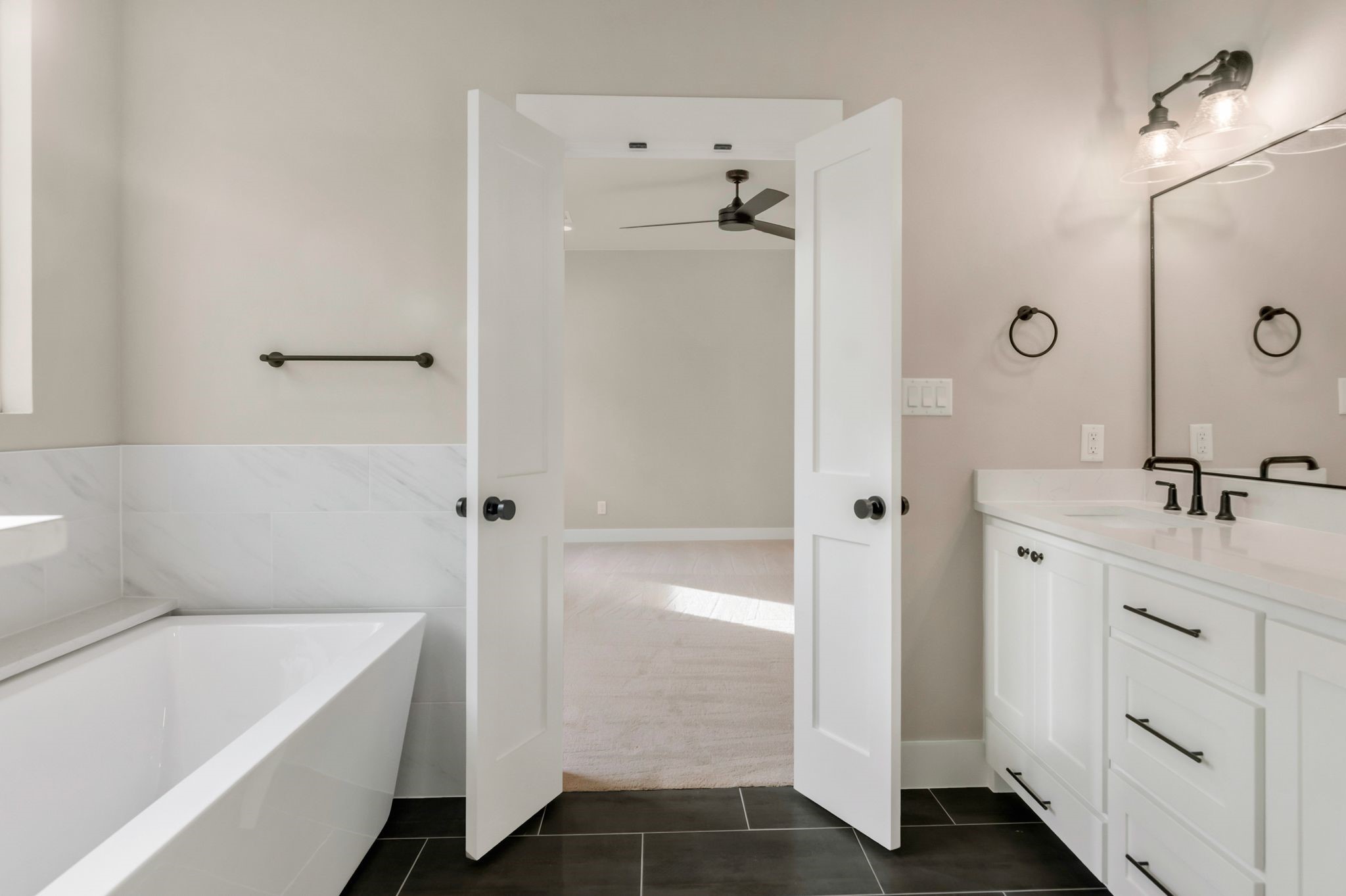 207 W 7th Street Justin TX 76247