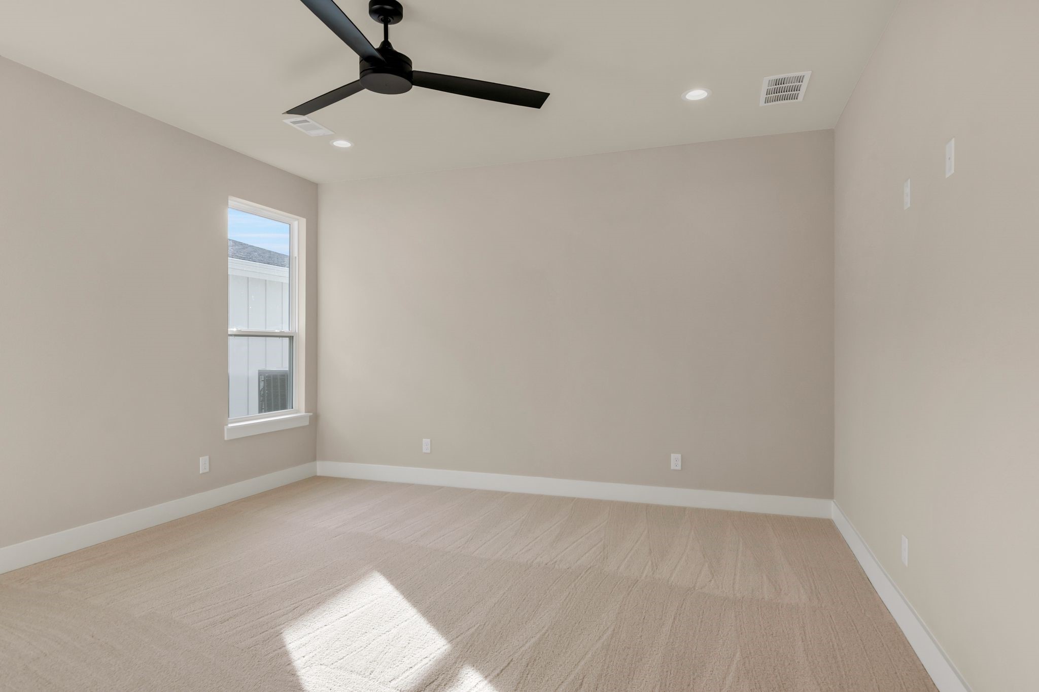 207 W 7th Street Justin TX 76247