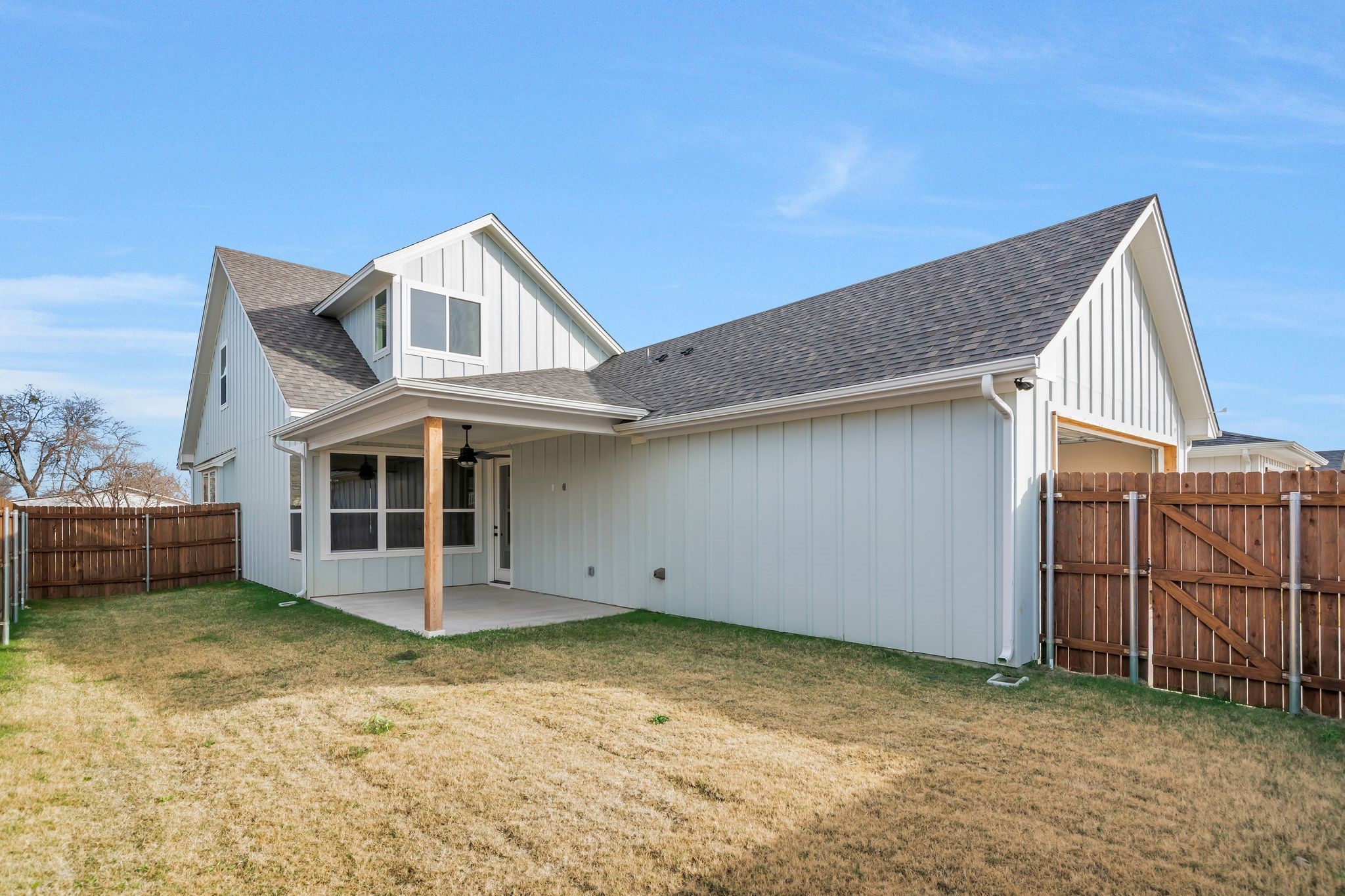 207 W 7th Street Justin TX 76247