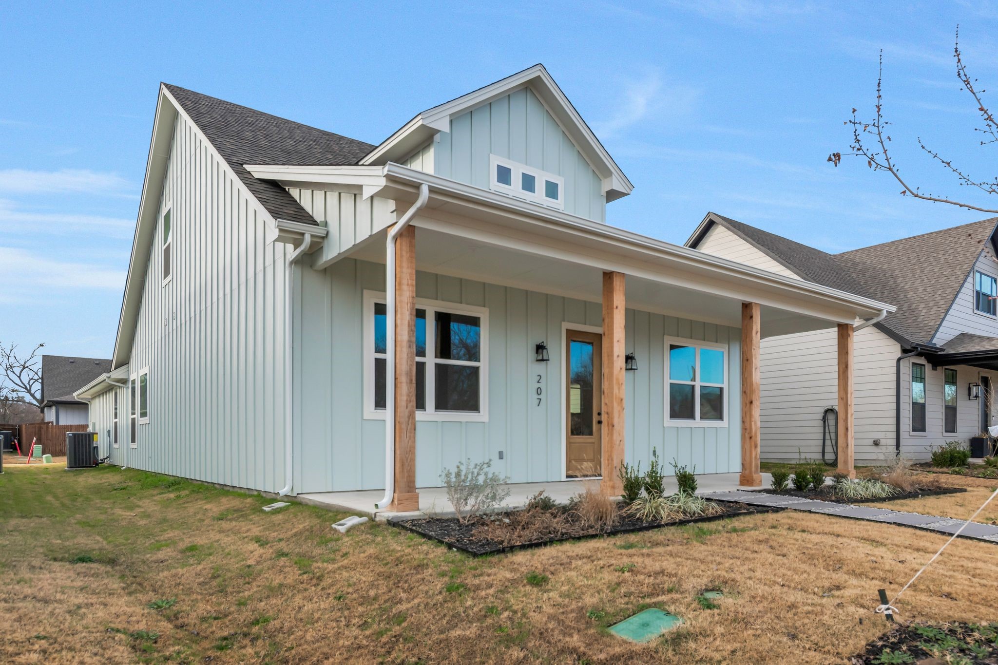 207 W 7th Street Justin TX 76247
