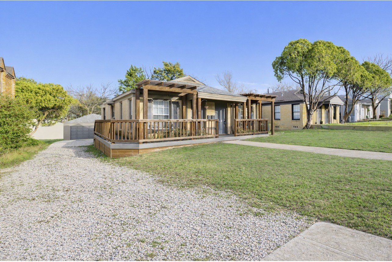 406 N Montreal Avenue Dallas TX 75208