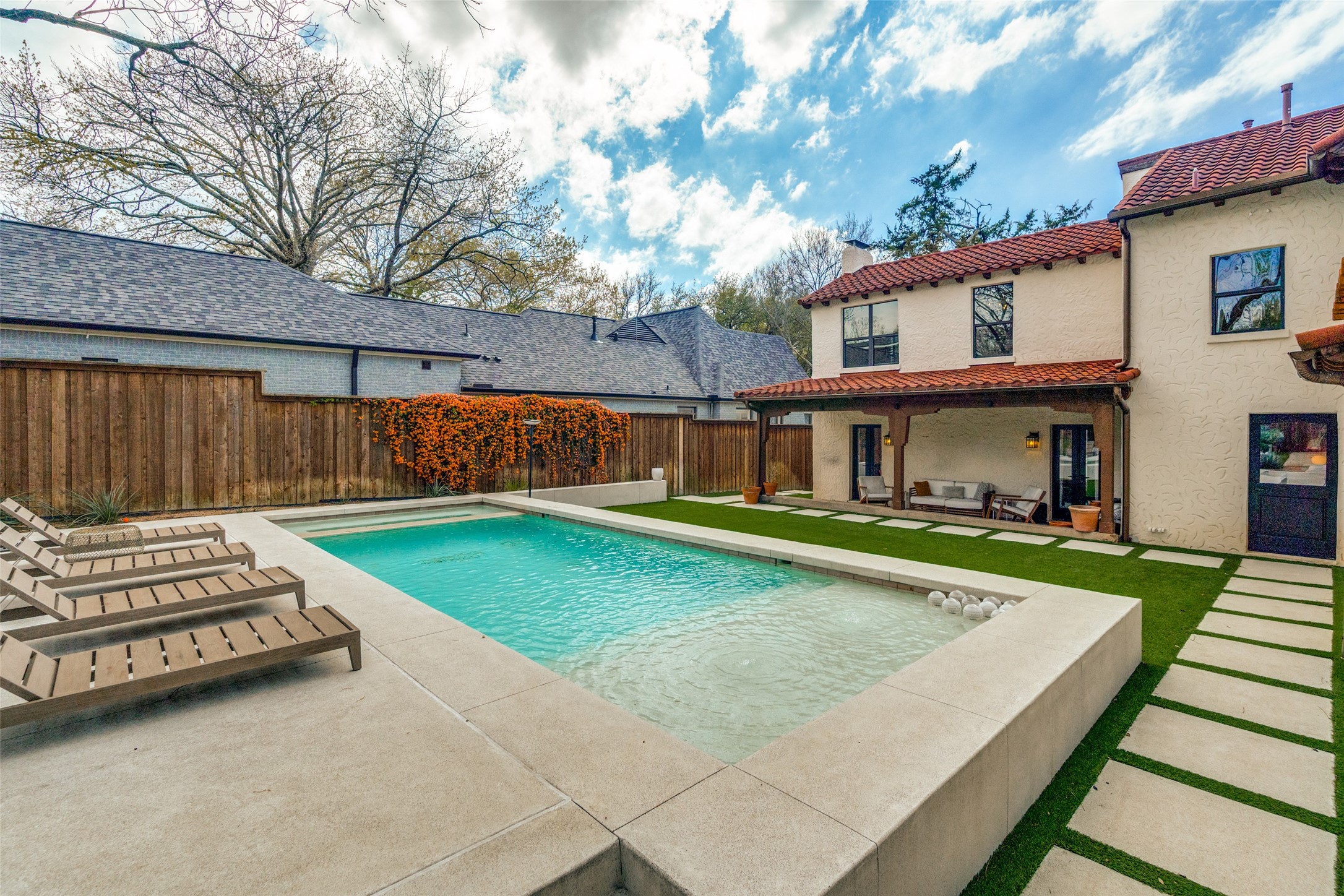 1126 Lausanne Avenue Dallas TX 75208