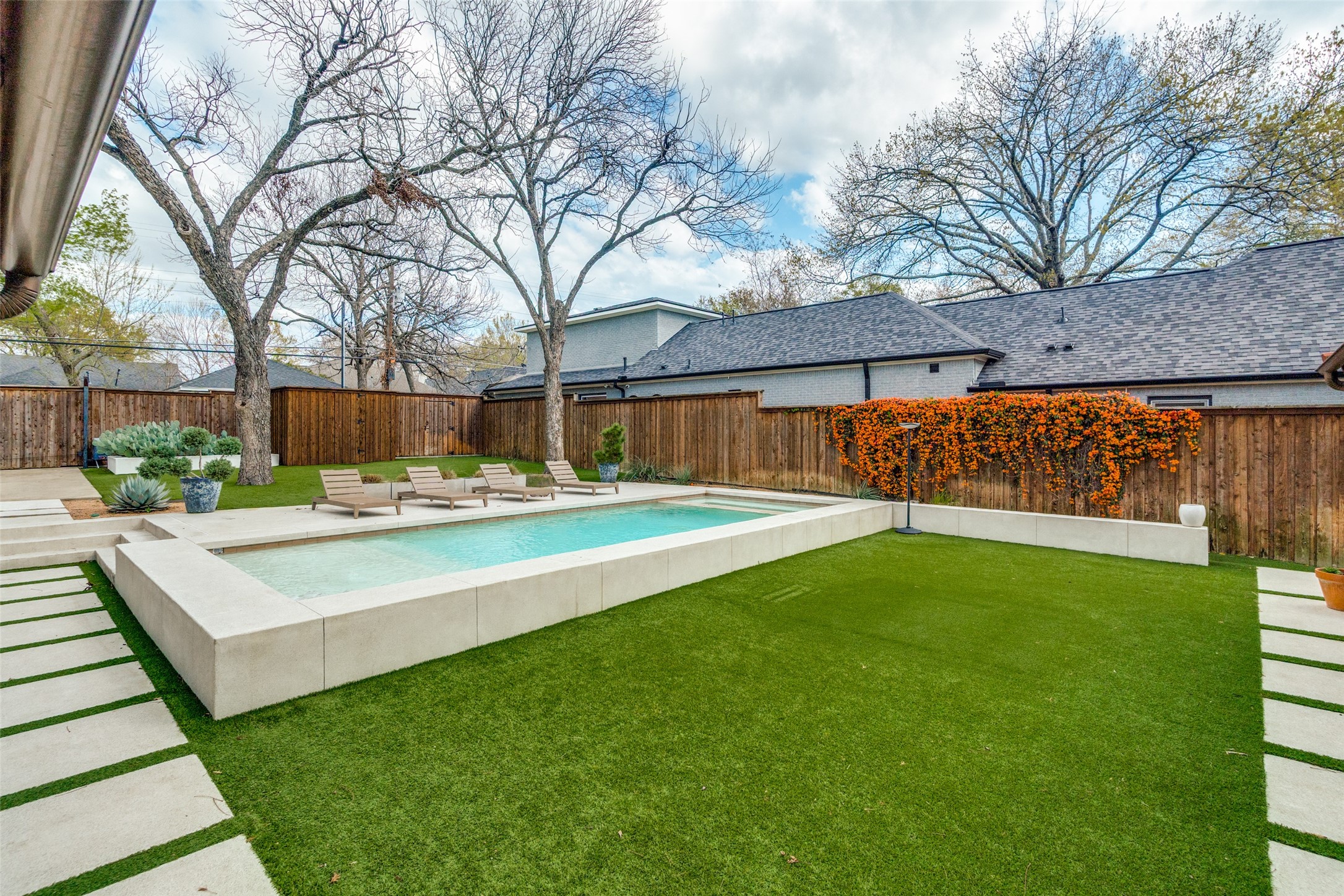 1126 Lausanne Avenue Dallas TX 75208