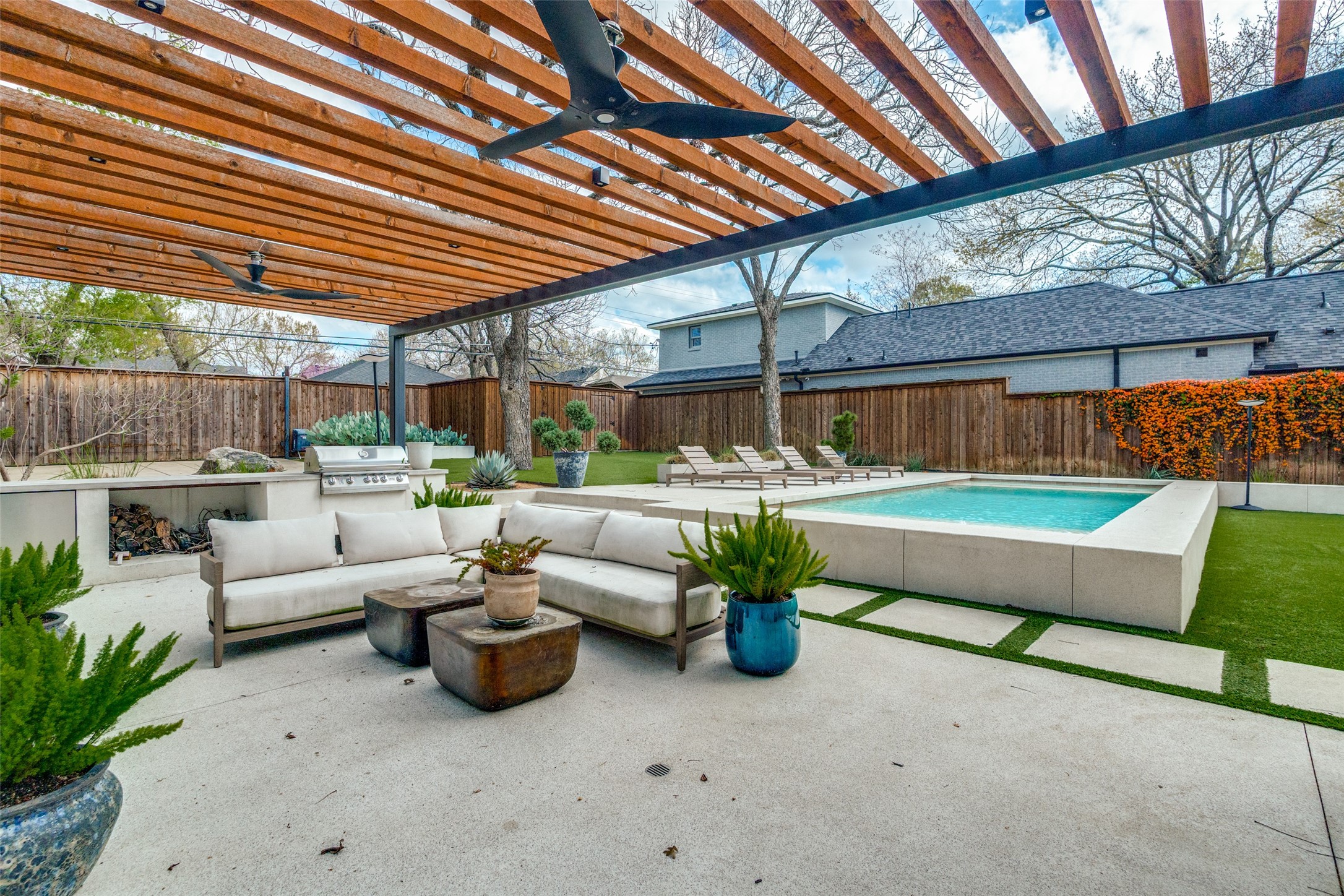 1126 Lausanne Avenue Dallas TX 75208