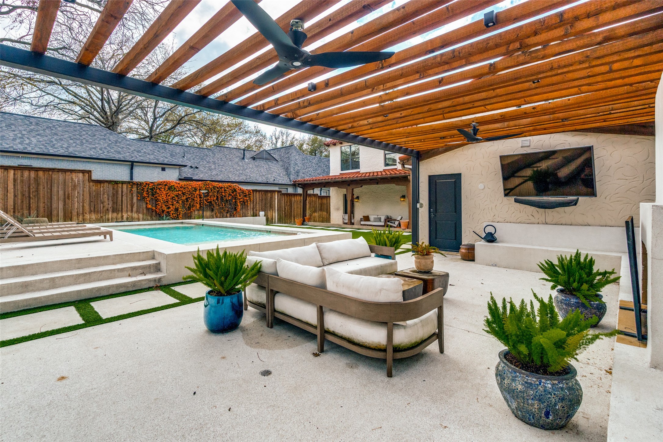 1126 Lausanne Avenue Dallas TX 75208