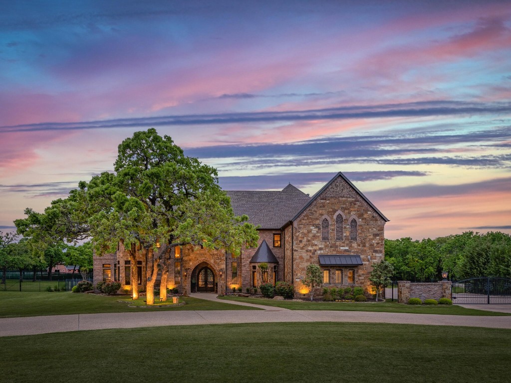 7217 Heritage Oaks Drive Mansfield TX 76063