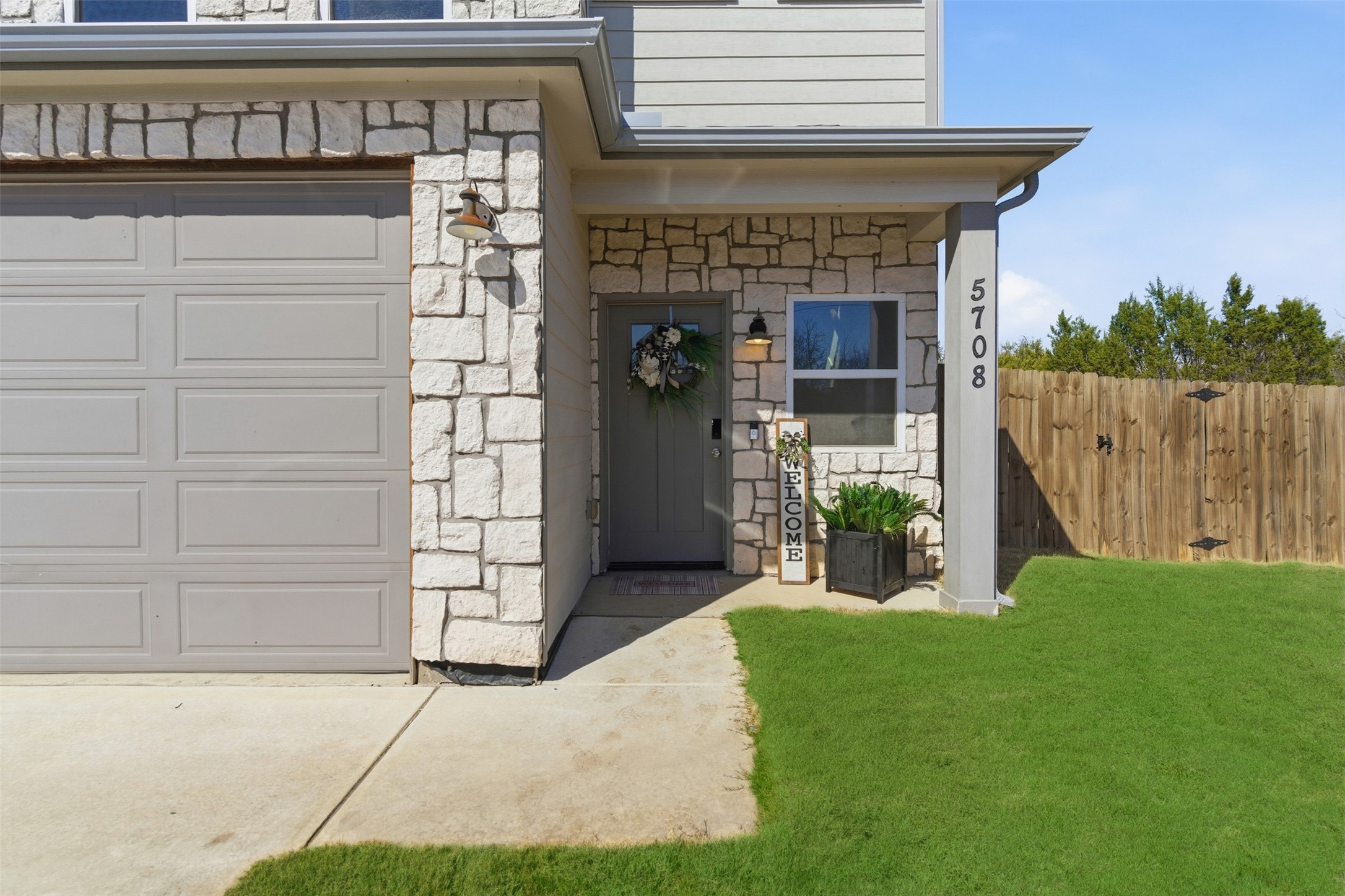 5708 Black Pine Granbury TX 76048