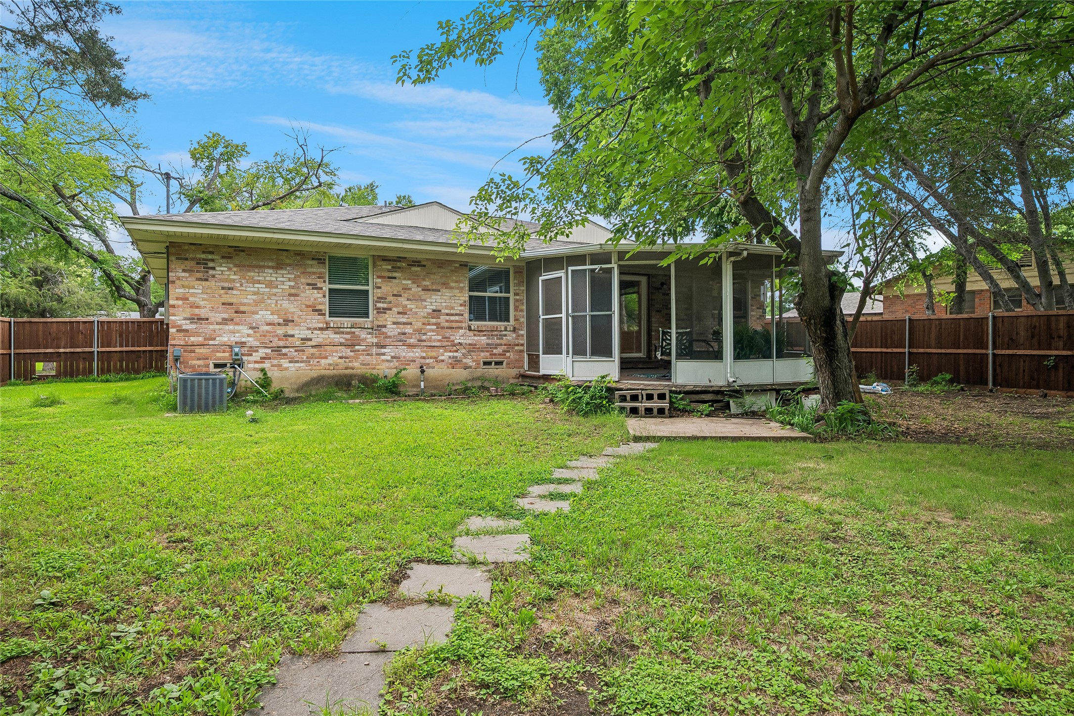 13430 Challaburton Drive Farmers Branch TX 75234