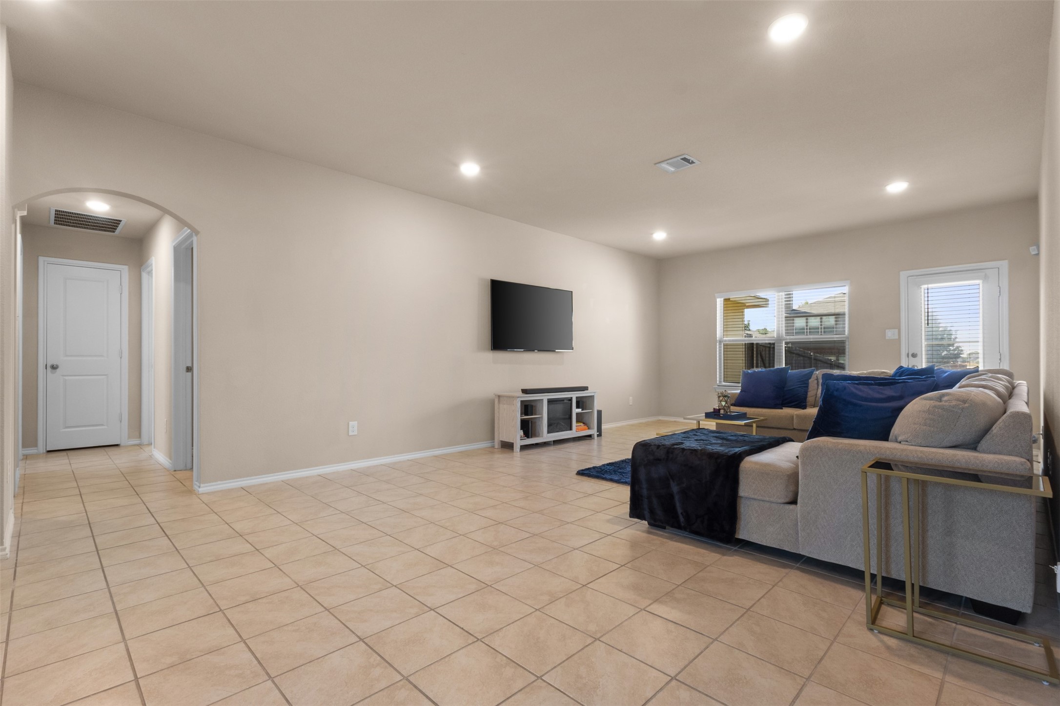 1546 Illinois Avenue Lancaster TX 75134