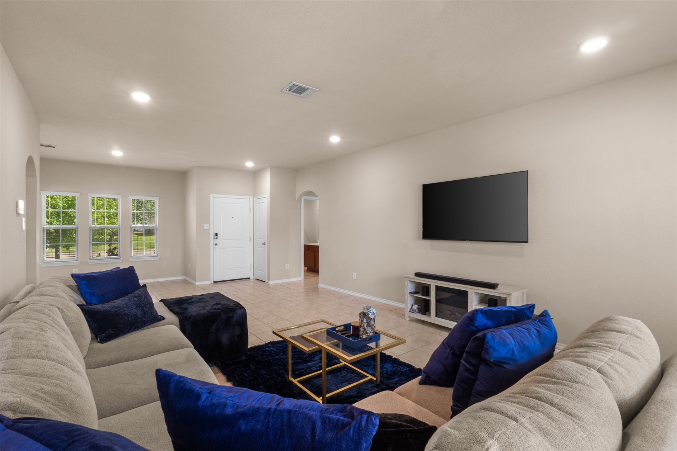 1546 Illinois Avenue Lancaster TX 75134