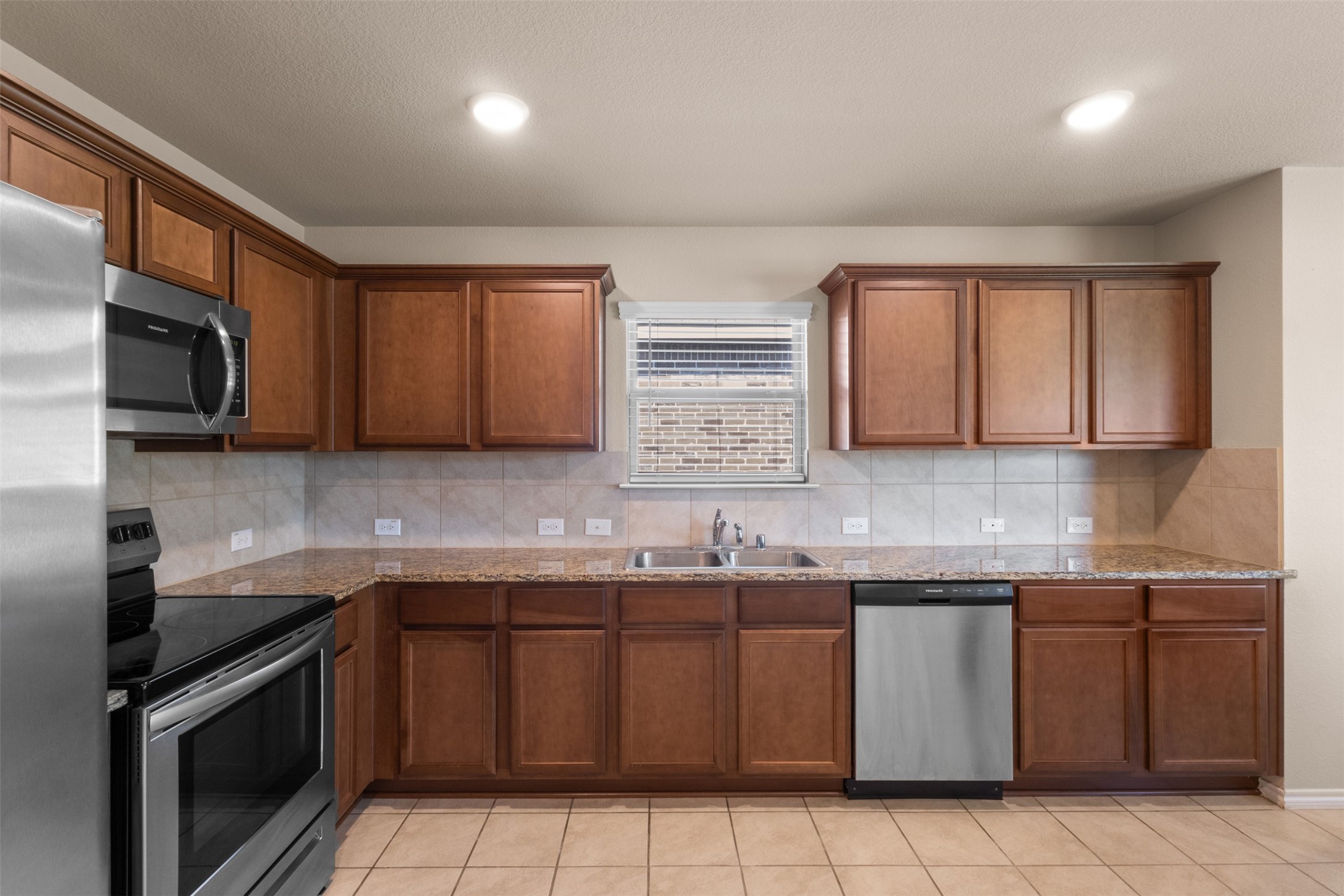 1546 Illinois Avenue Lancaster TX 75134