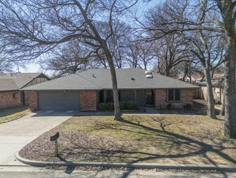 6933 Briardale Drive North Richland Hills TX 76182