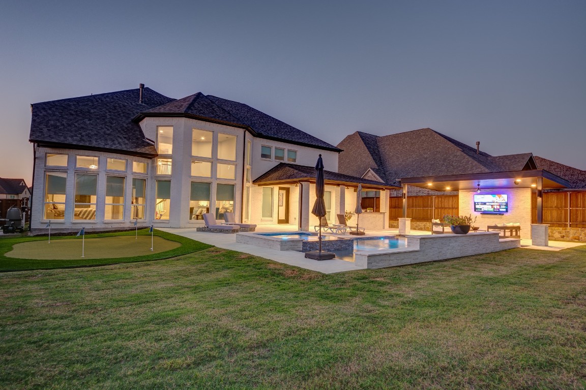 976 Myers Park Trail Roanoke TX 76262