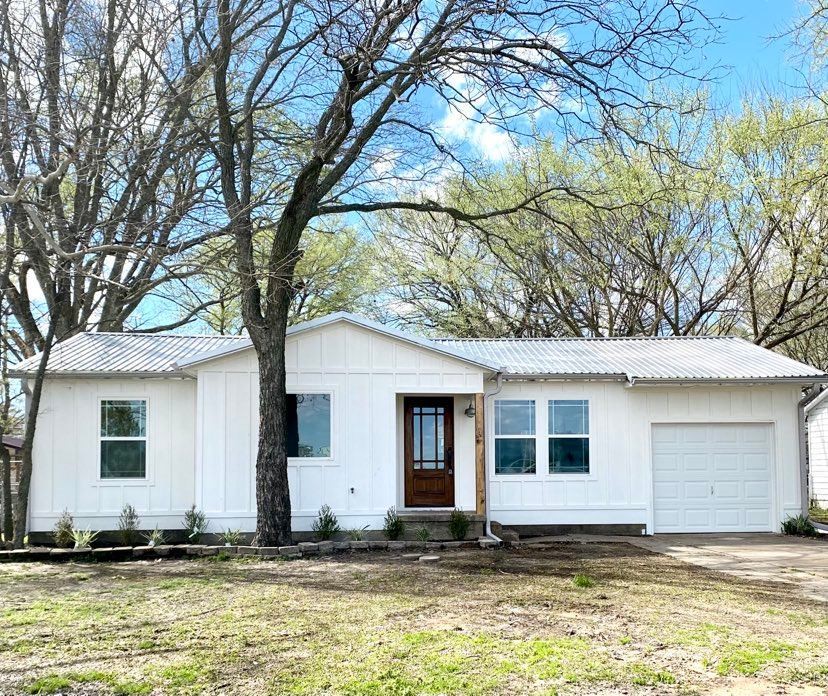 1407 Lynn Street Bonham TX 75418
