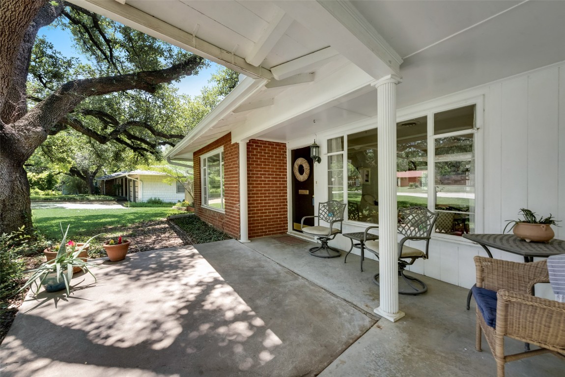 2023 W Lotus Avenue Fort Worth TX 76111