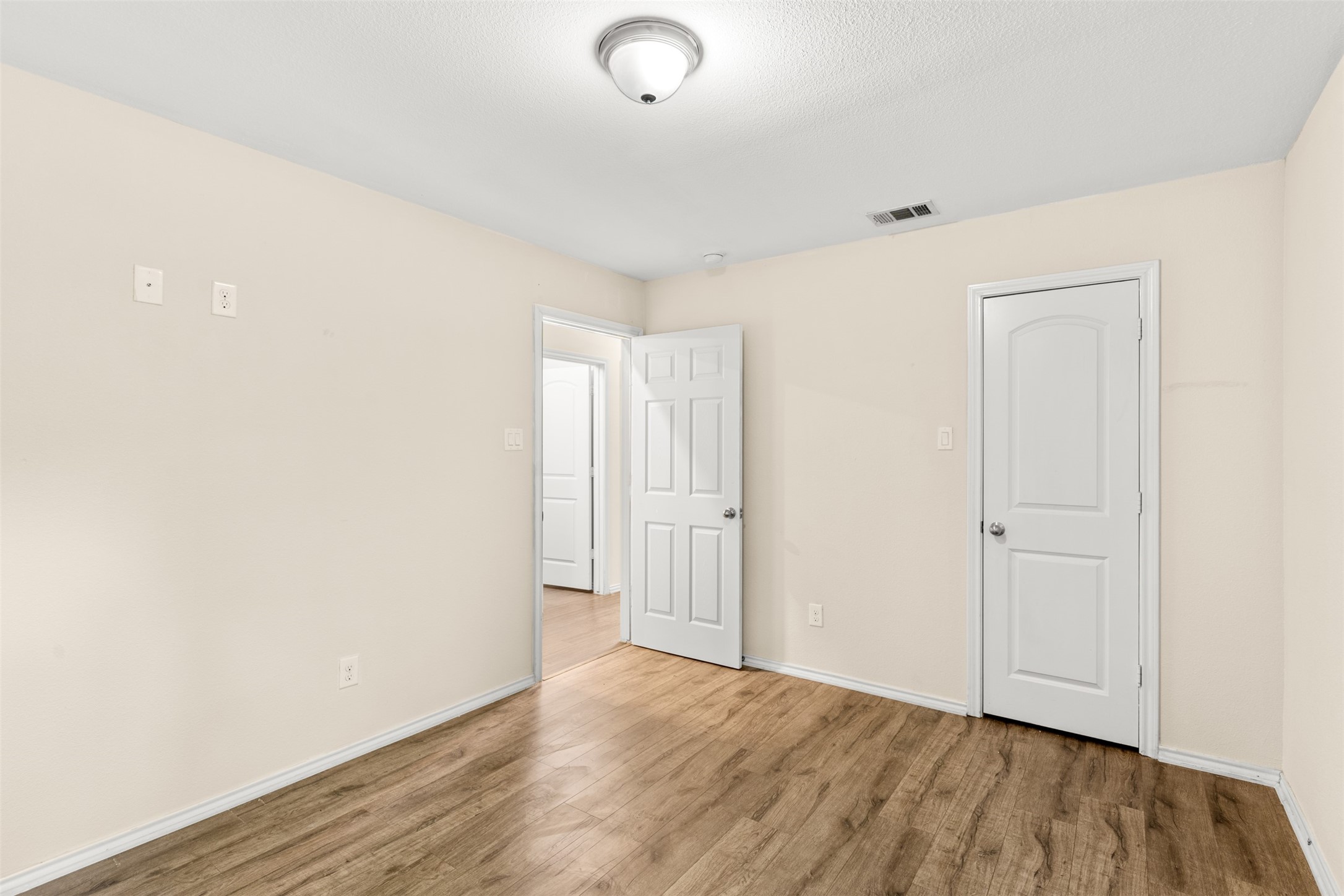 2836 Kilburn Avenue Dallas TX 75216