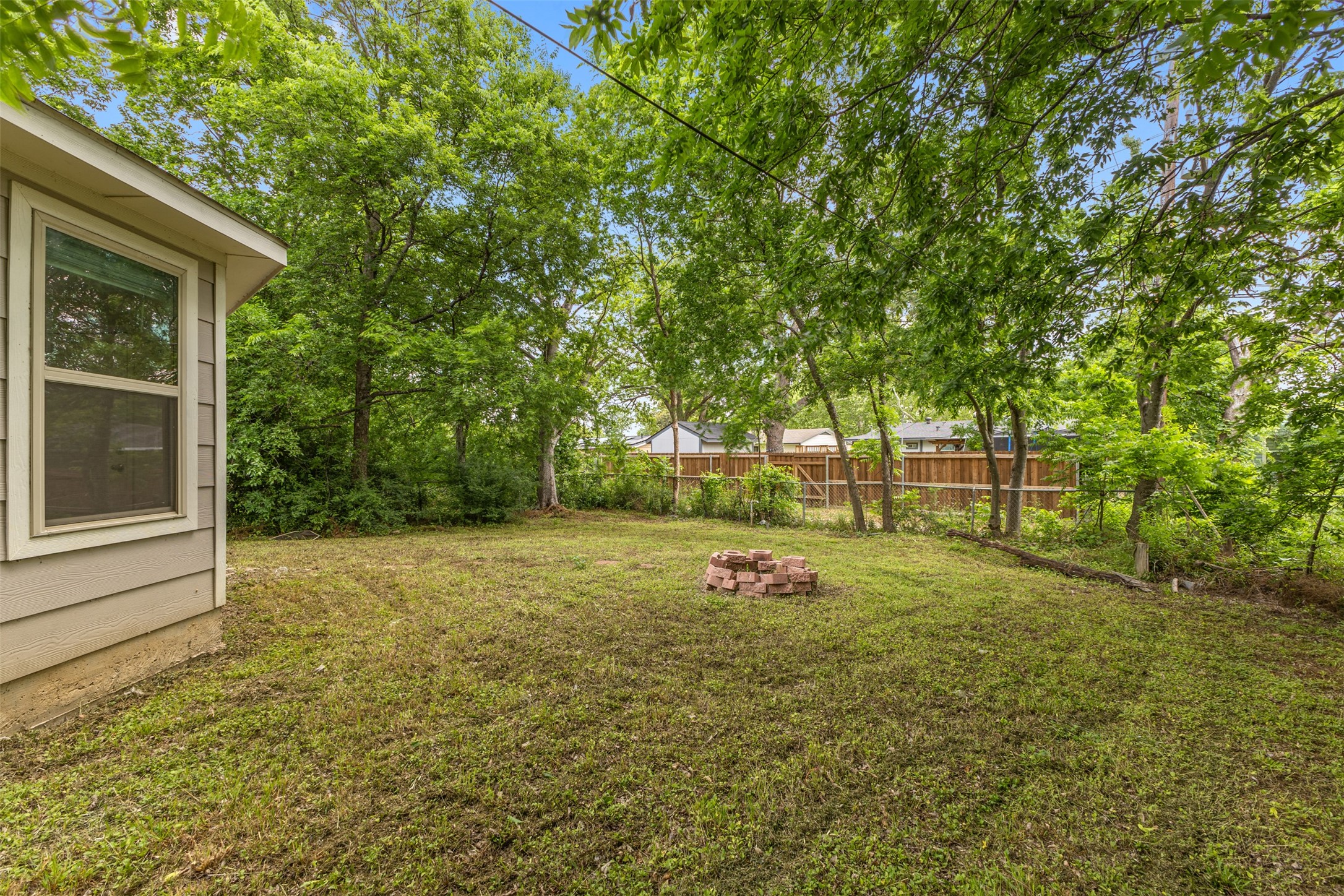 2836 Kilburn Avenue Dallas TX 75216