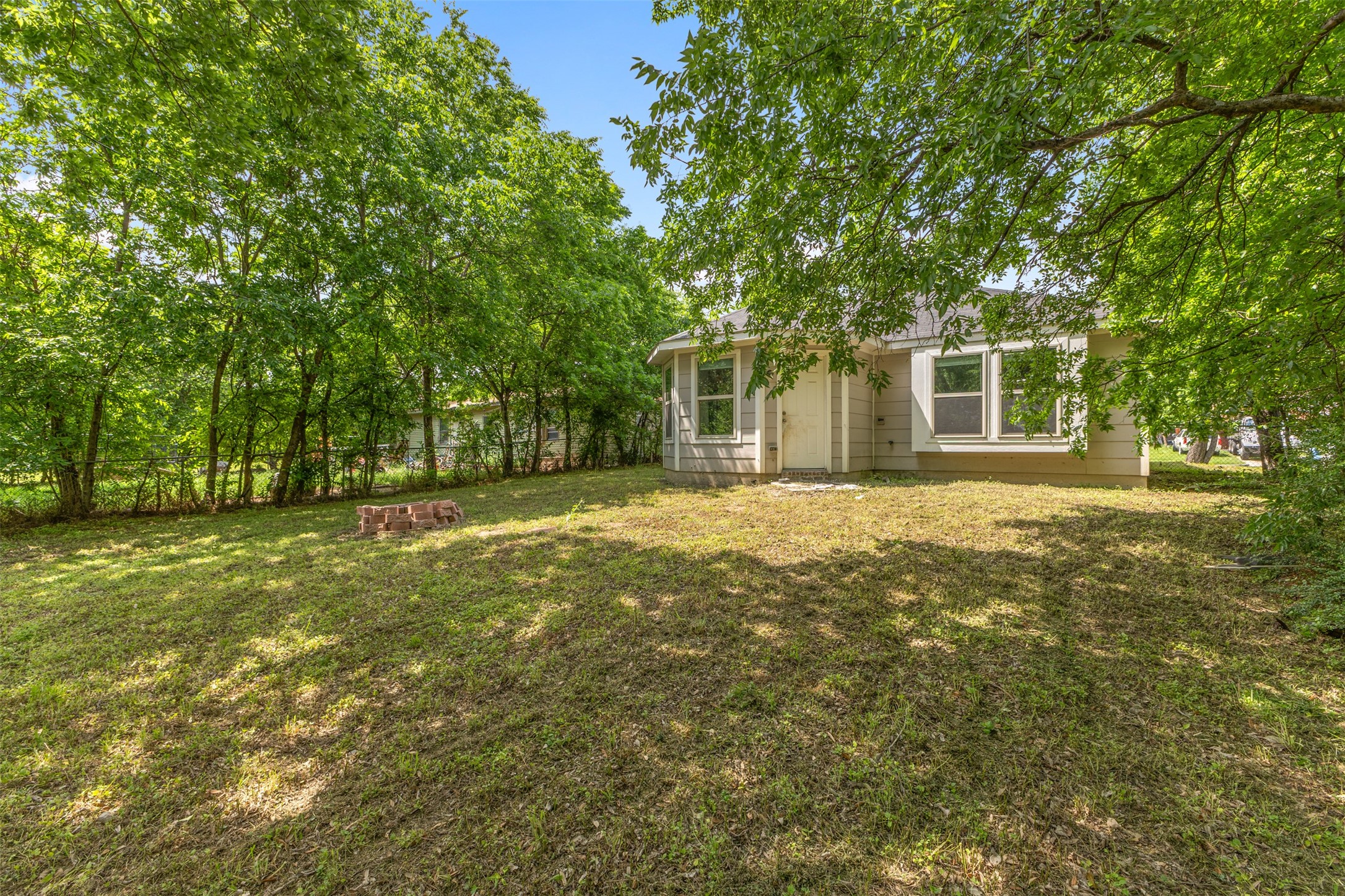 2836 Kilburn Avenue Dallas TX 75216