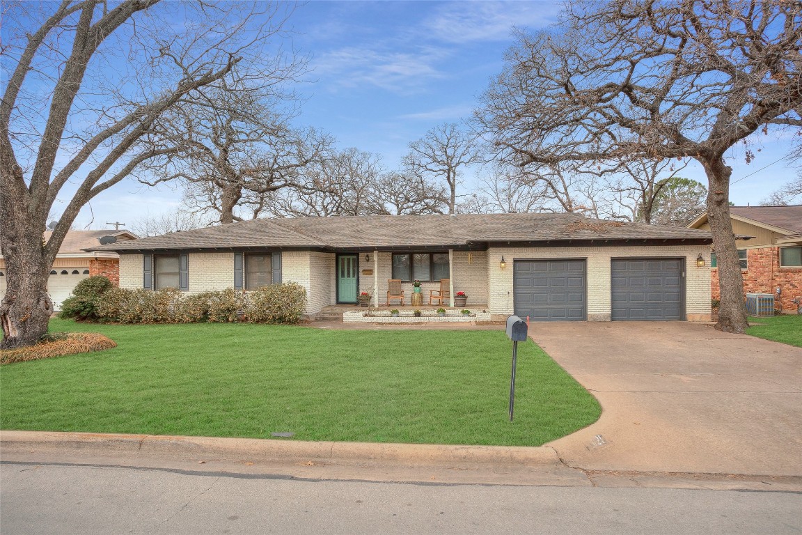 1121 Hurstview Drive Hurst TX 76053