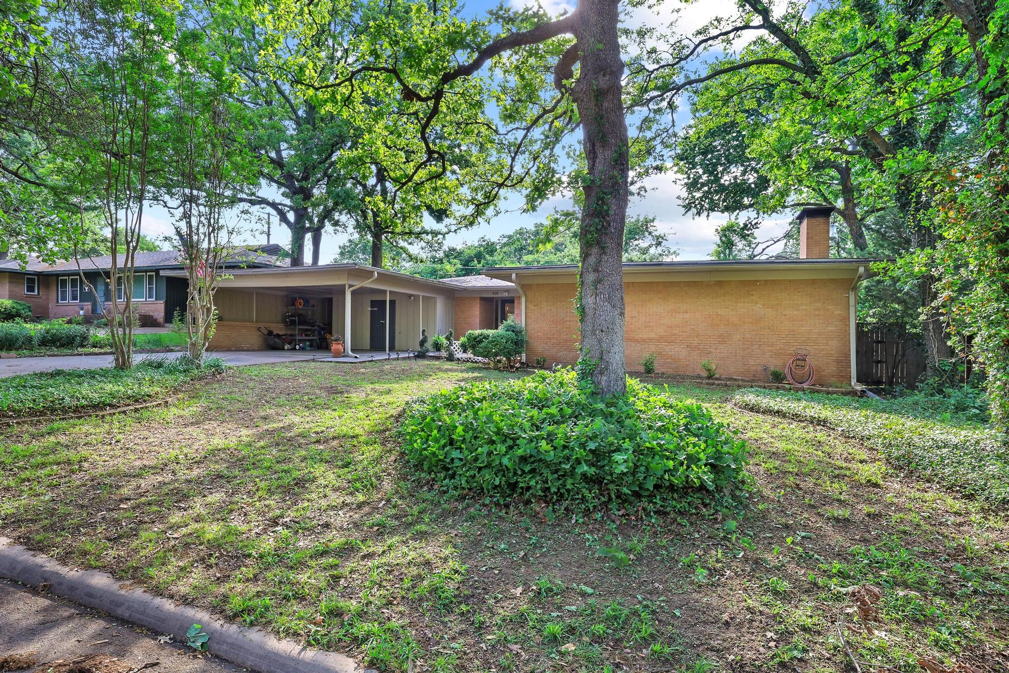 919 S French Avenue Denison TX 75020