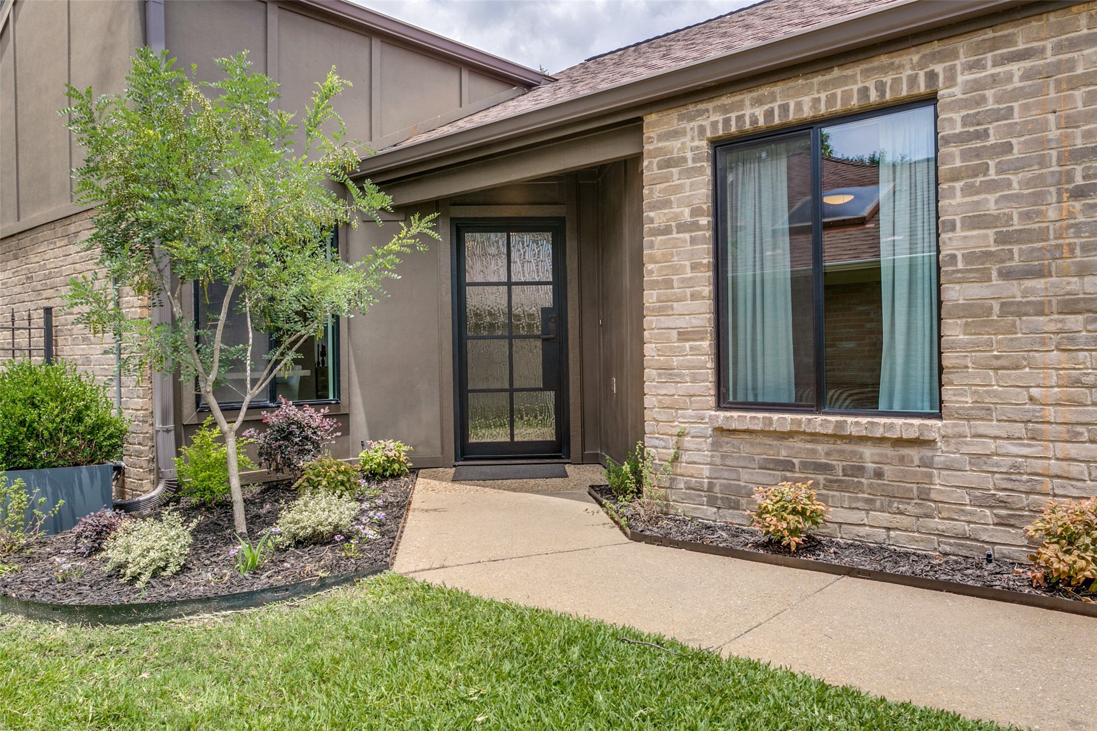 4009 Winter Park Lane Addison TX 75001