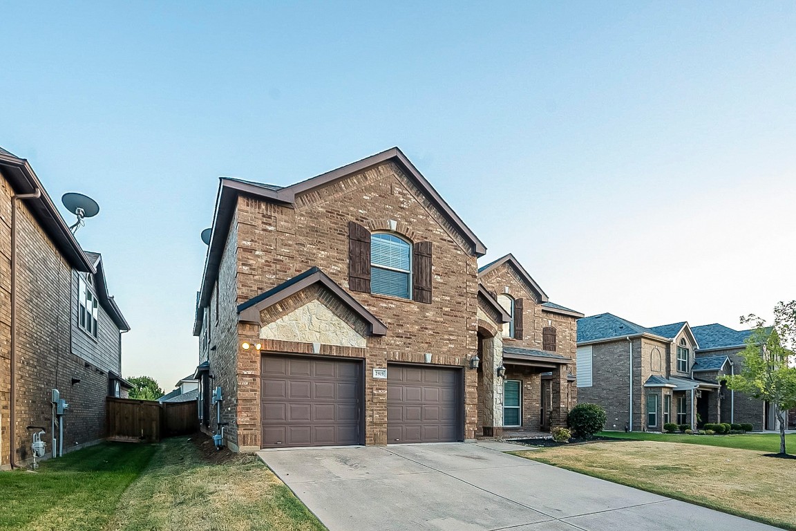 2919 Lavanda Grand Prairie TX 75054
