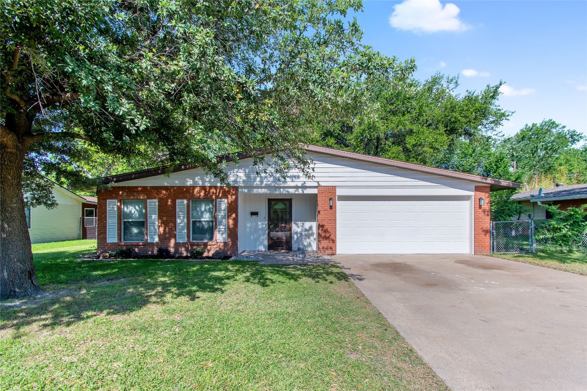 1511 Del Rancho Drive Irving TX 75061