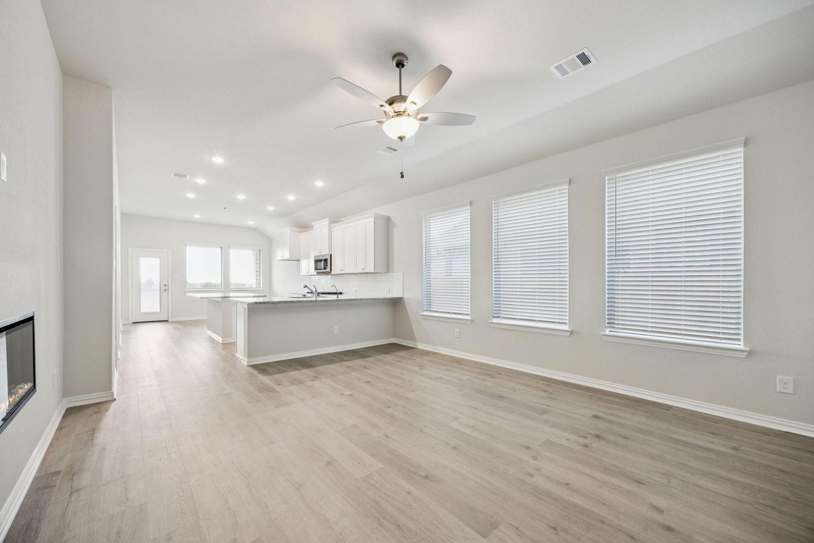 4017 Lakefield Drive Heartland TX 75114