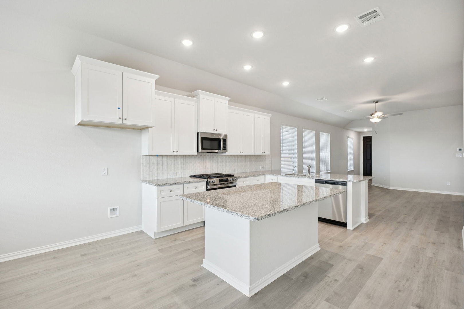 4017 Lakefield Drive Heartland TX 75114