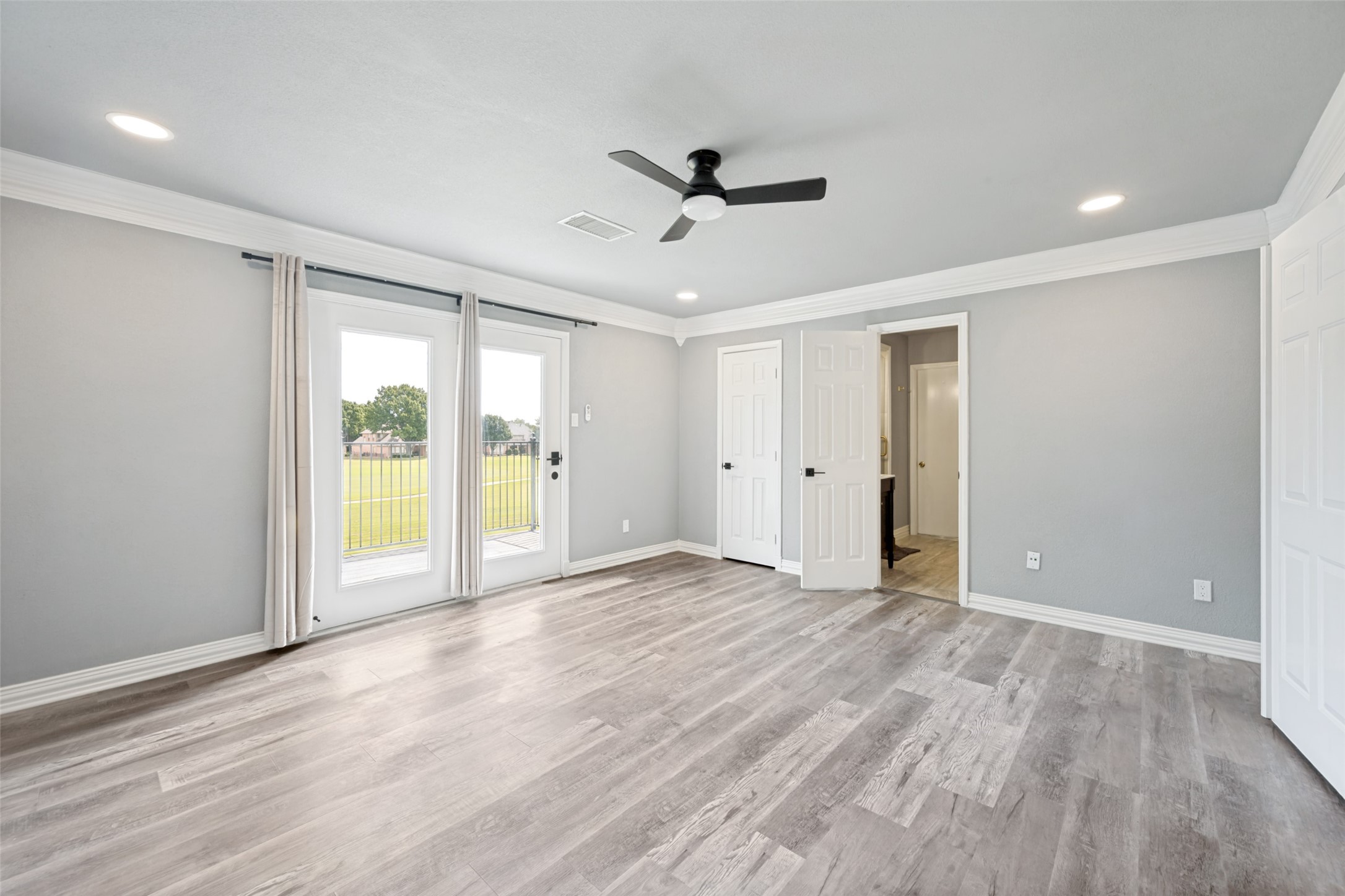 818 Riviera Drive Mansfield TX 76063