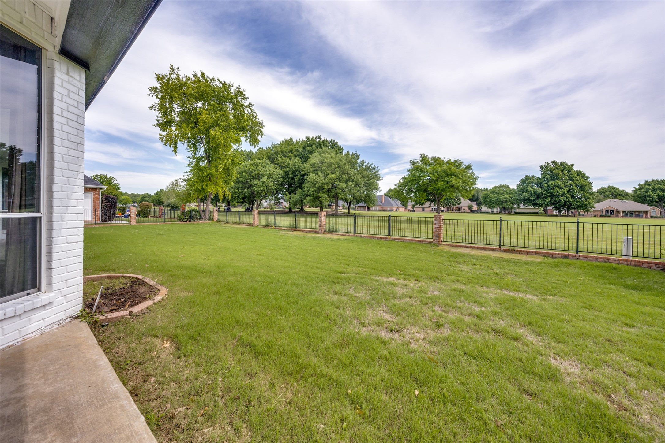 818 Riviera Drive Mansfield TX 76063