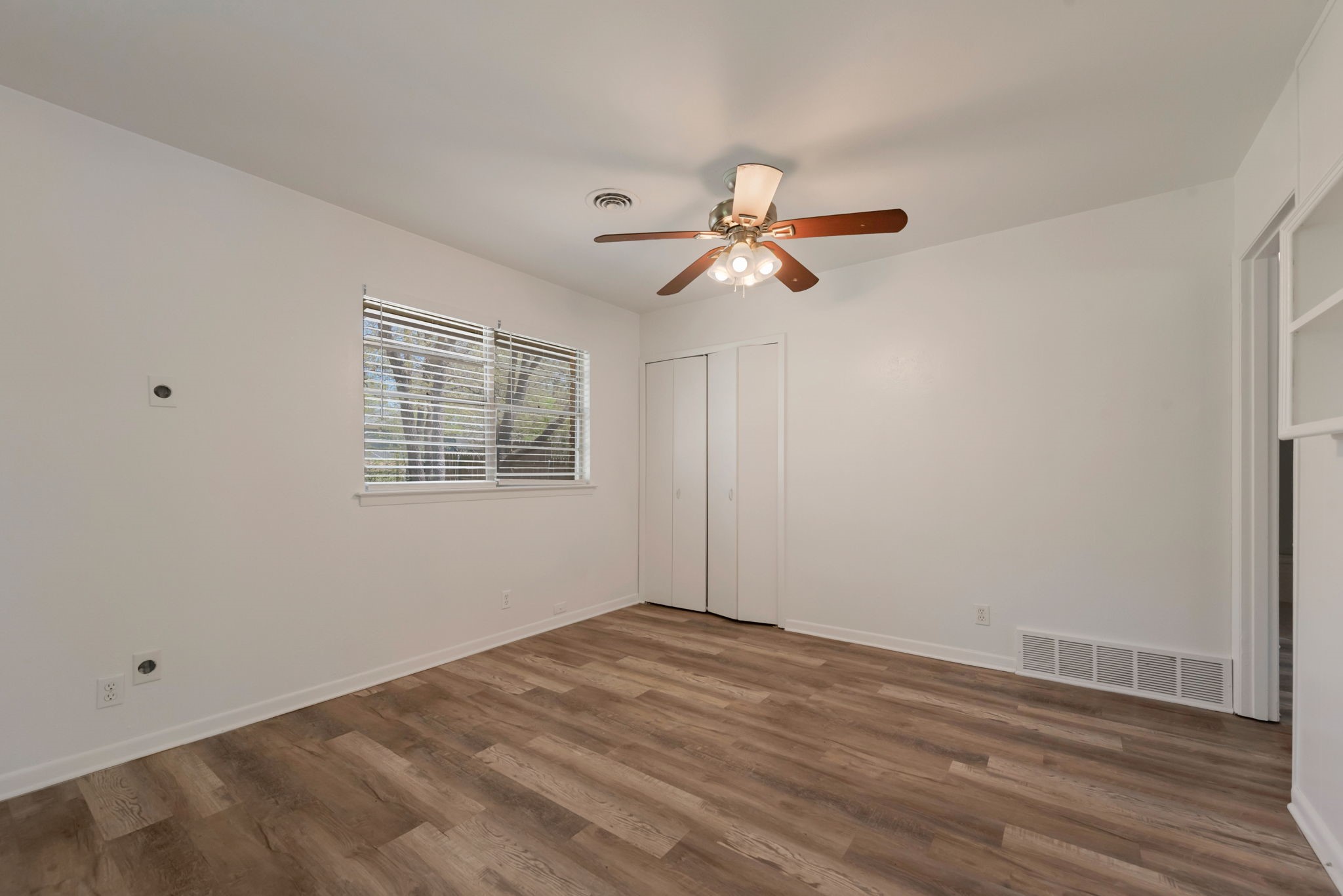 33 Somerset Terrace Bedford TX 76022