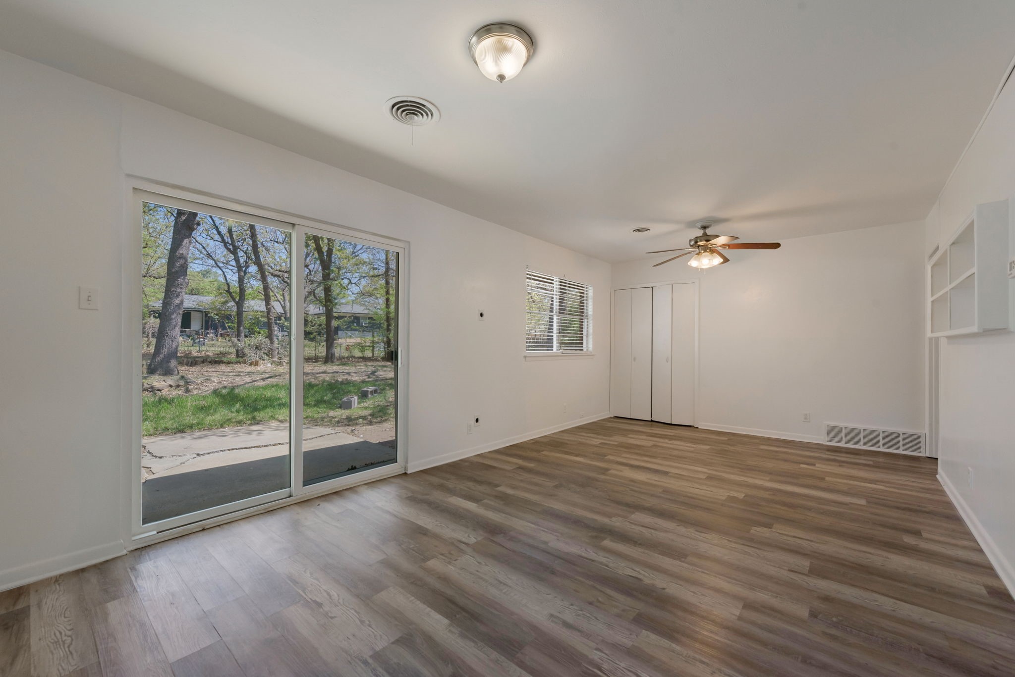 33 Somerset Terrace Bedford TX 76022
