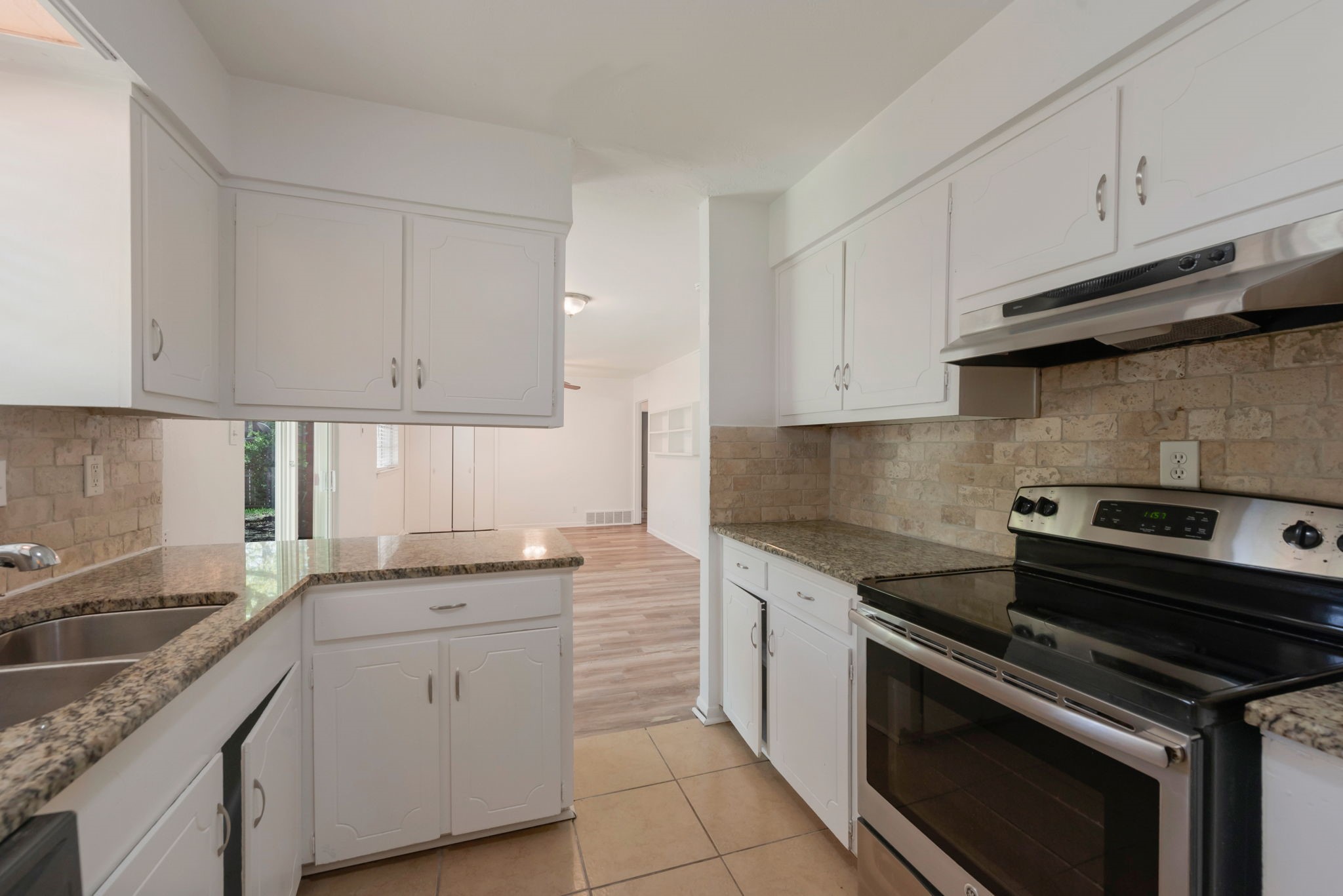 33 Somerset Terrace Bedford TX 76022