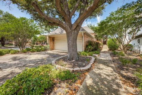5015 Village Court Dallas TX 75248