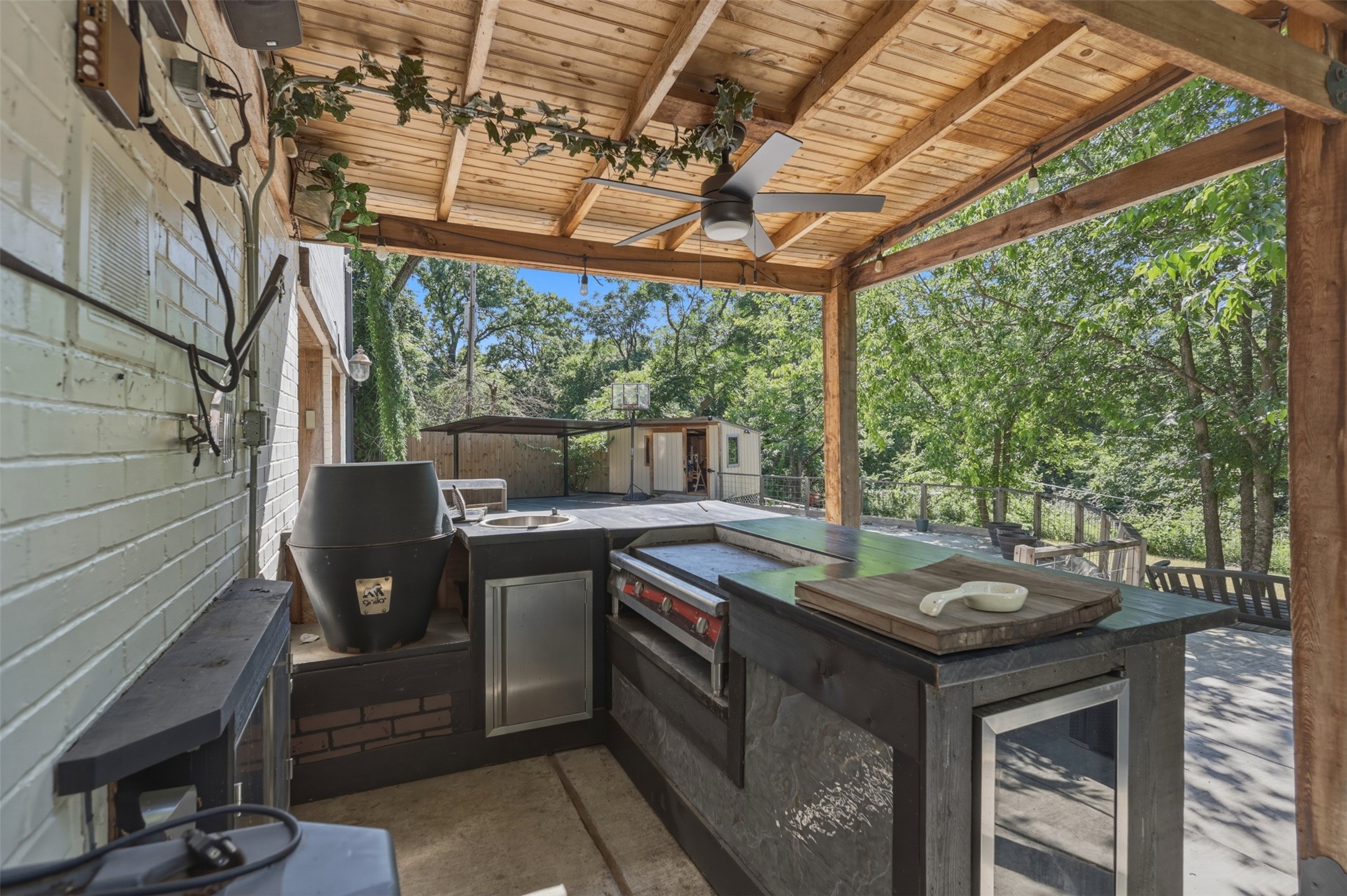 2112 Coral Drive Arlington TX 76010