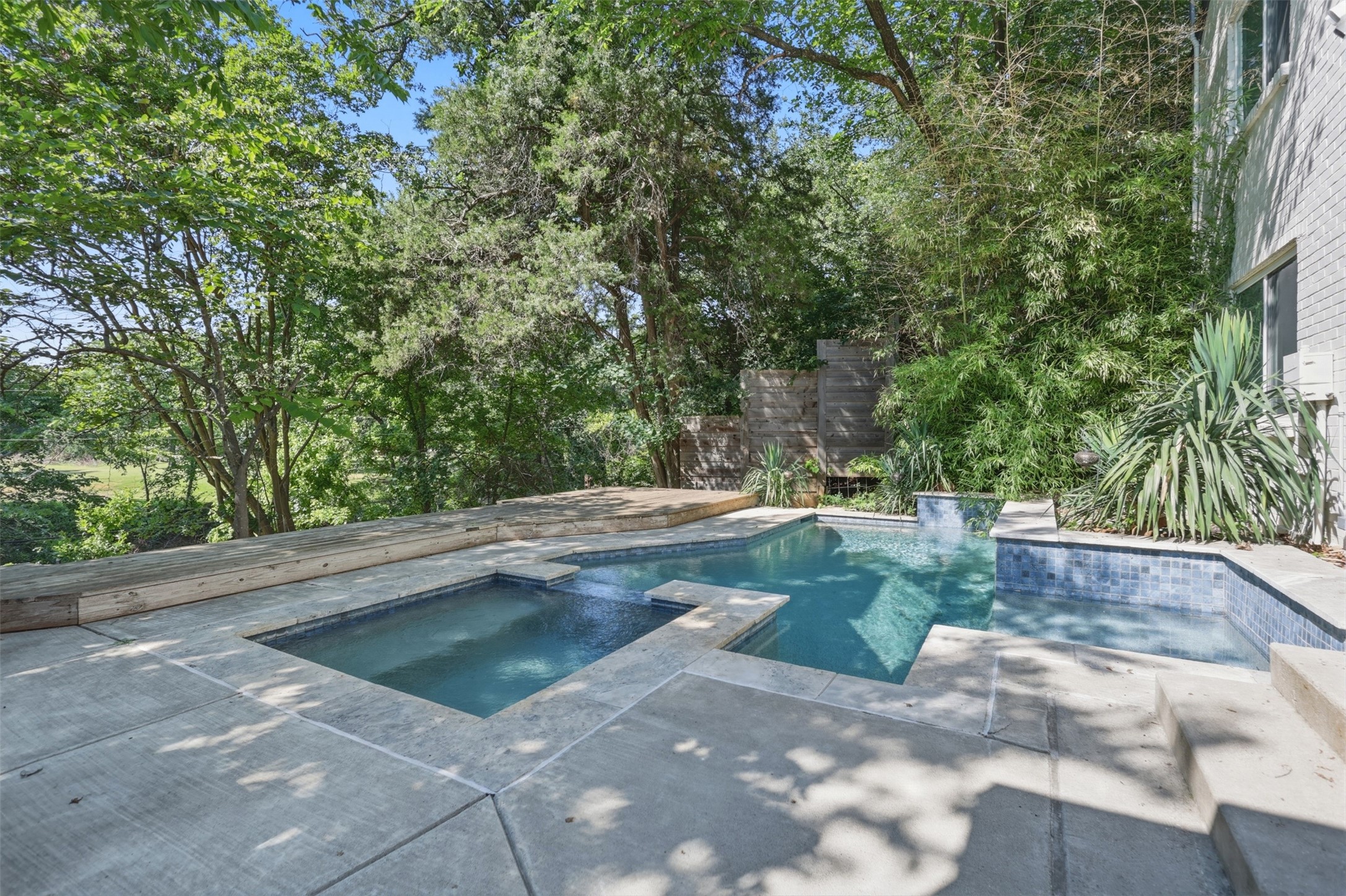 2112 Coral Drive Arlington TX 76010