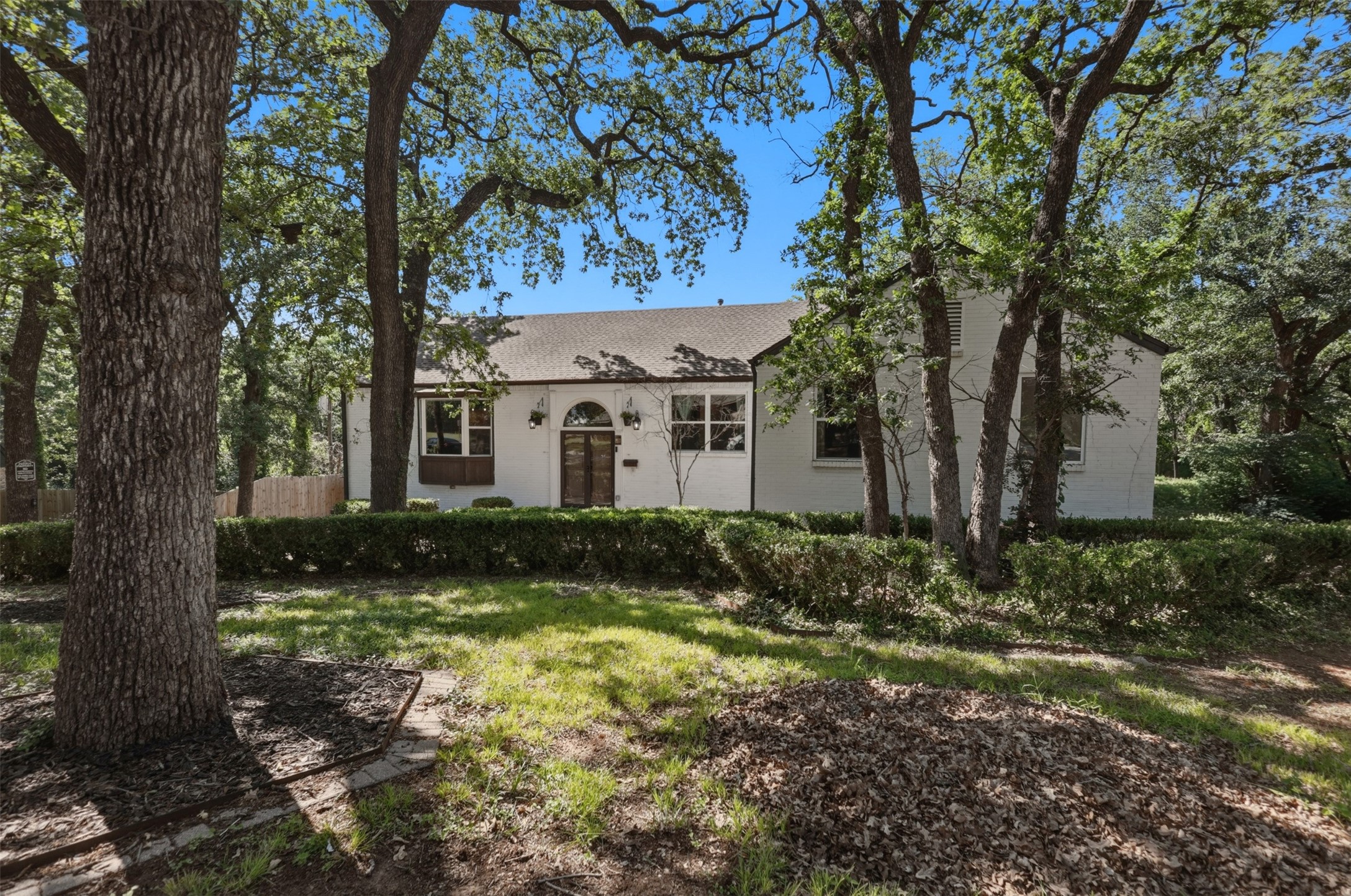 2112 Coral Drive Arlington TX 76010