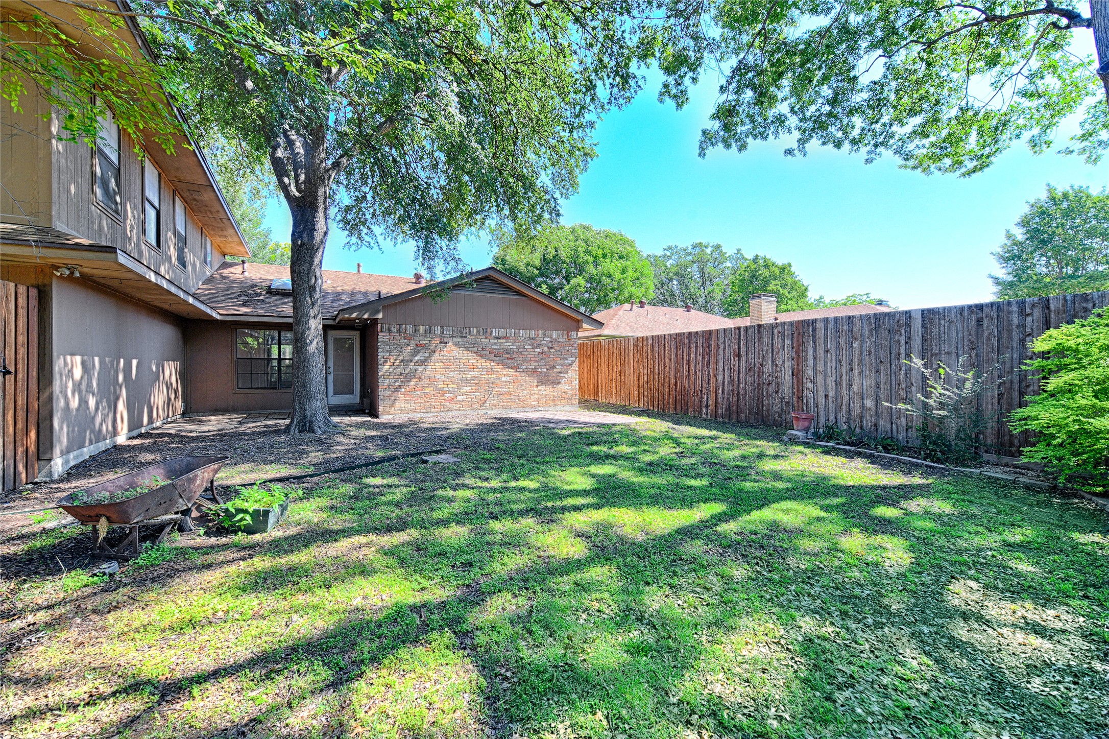 614 Brookfield Drive Garland TX 75040