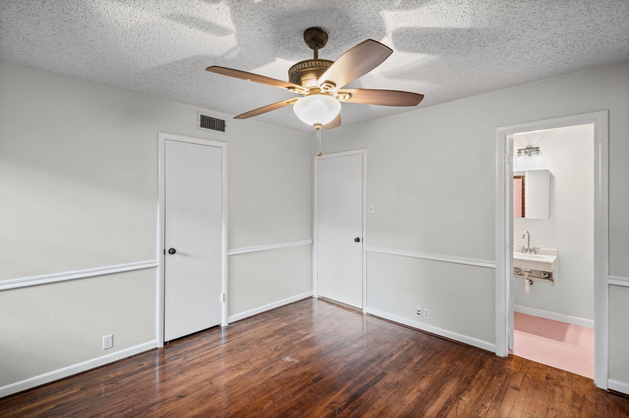 1311 W Lavender Lane Arlington TX 76013