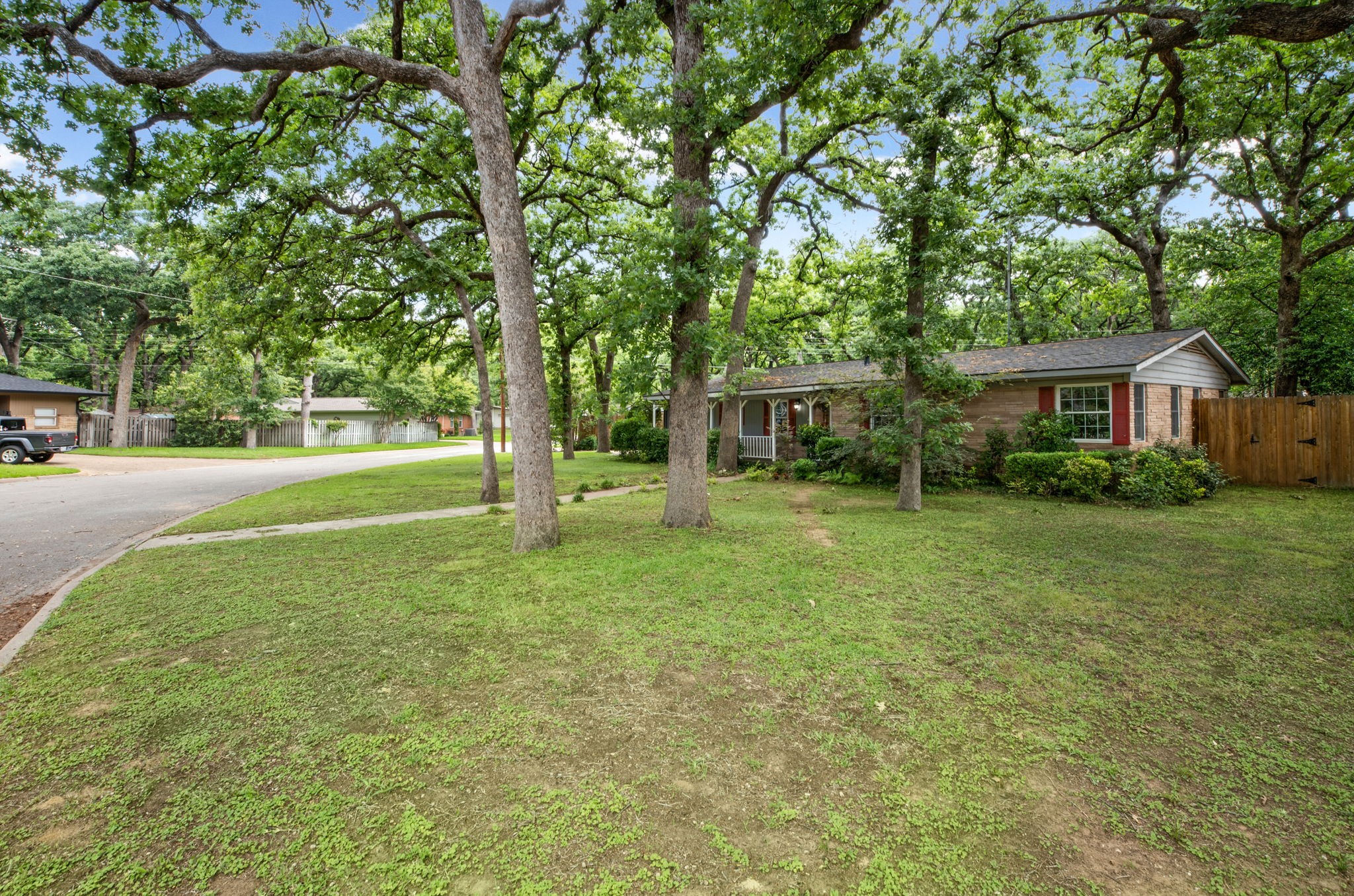 1311 W Lavender Lane Arlington TX 76013