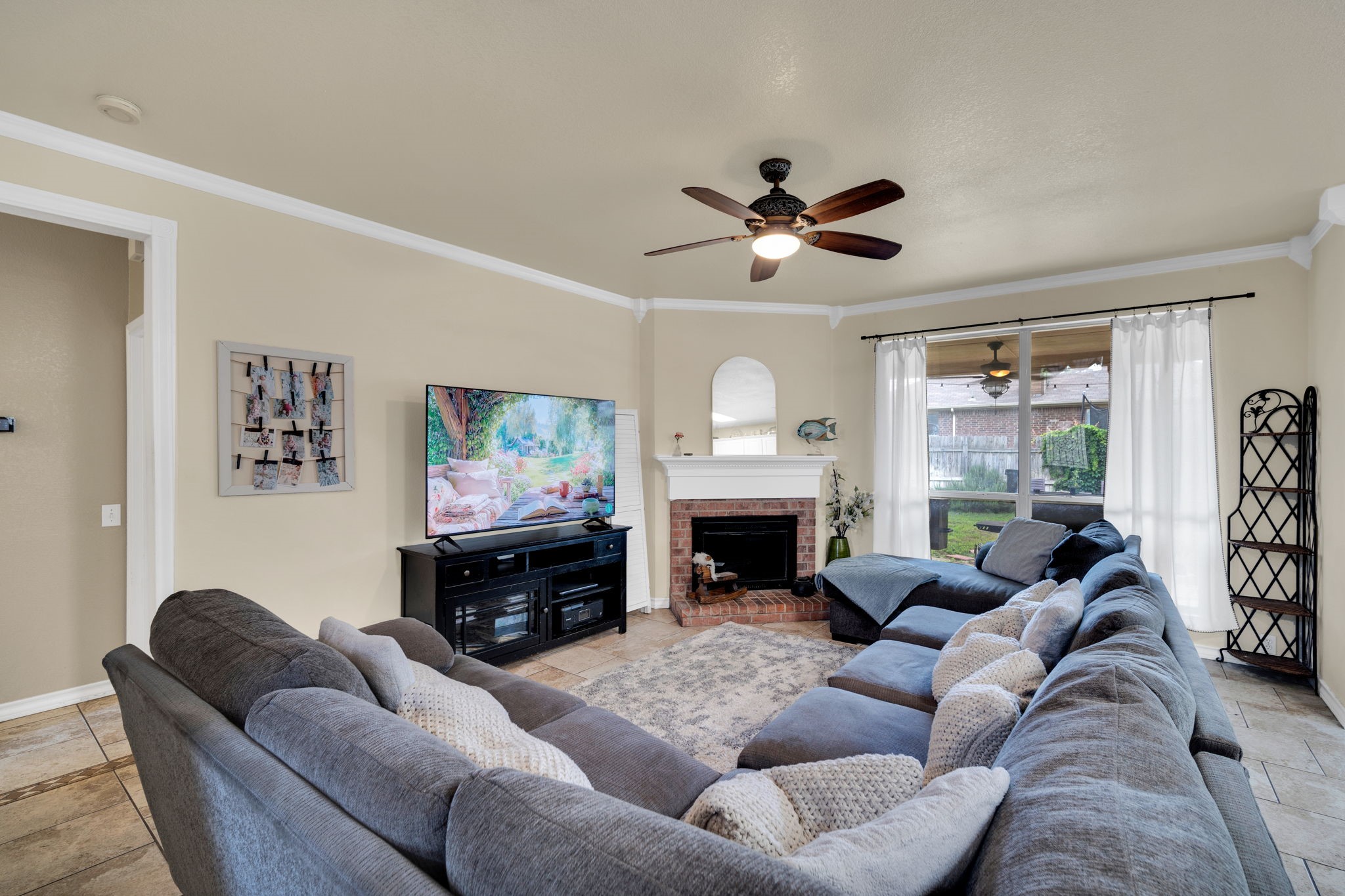 517 Crawford Drive Burleson TX 76028