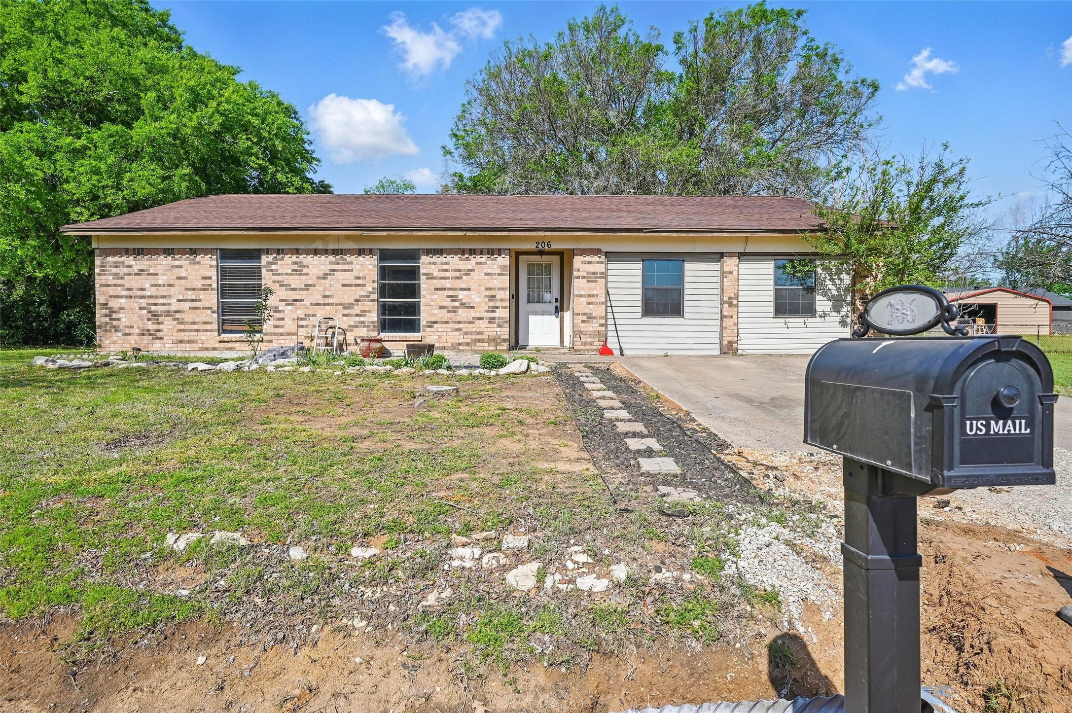 206 Thomas Street Joshua TX 76058