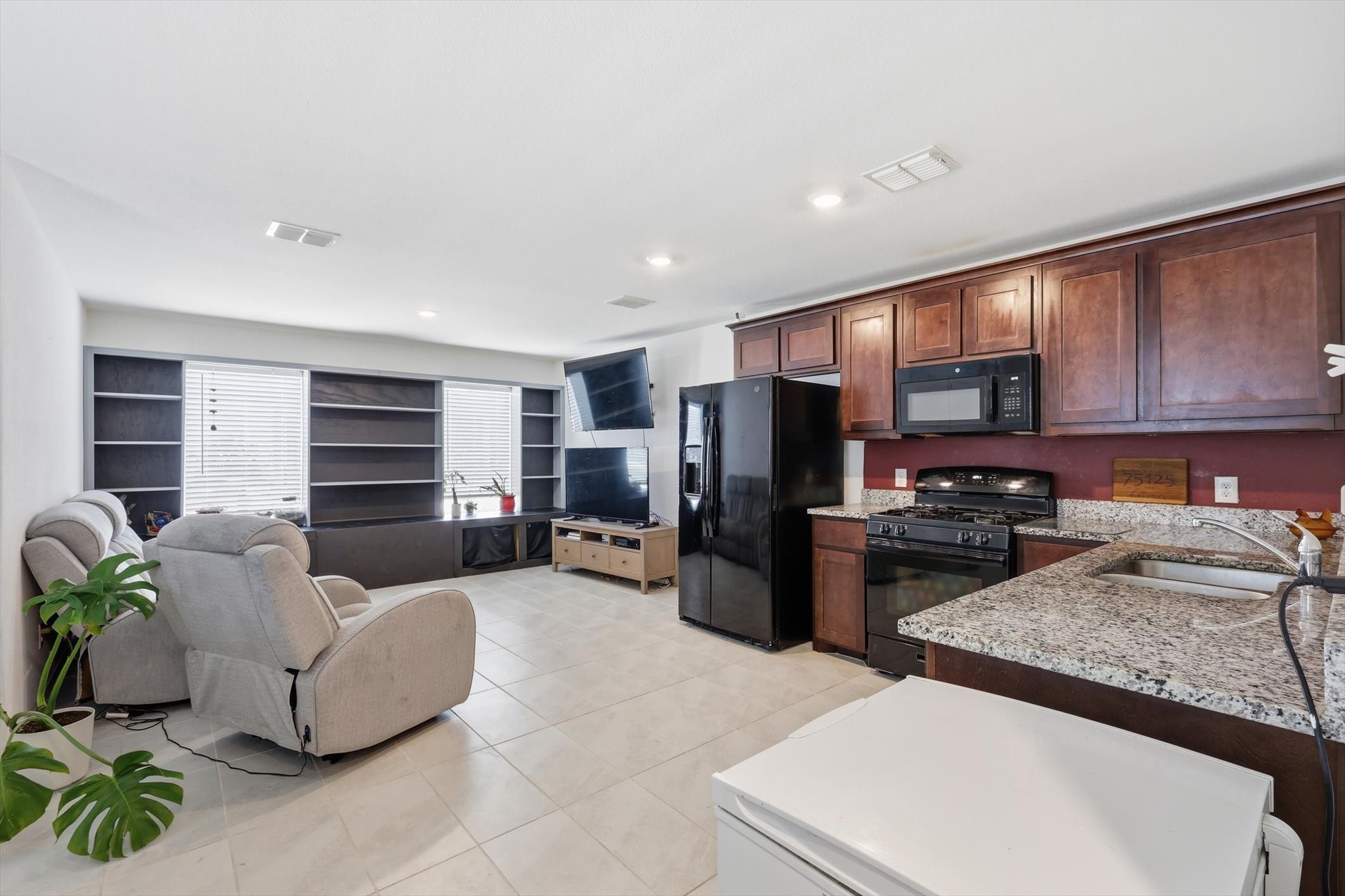 454 Eagle Wind Way Ferris TX 75125