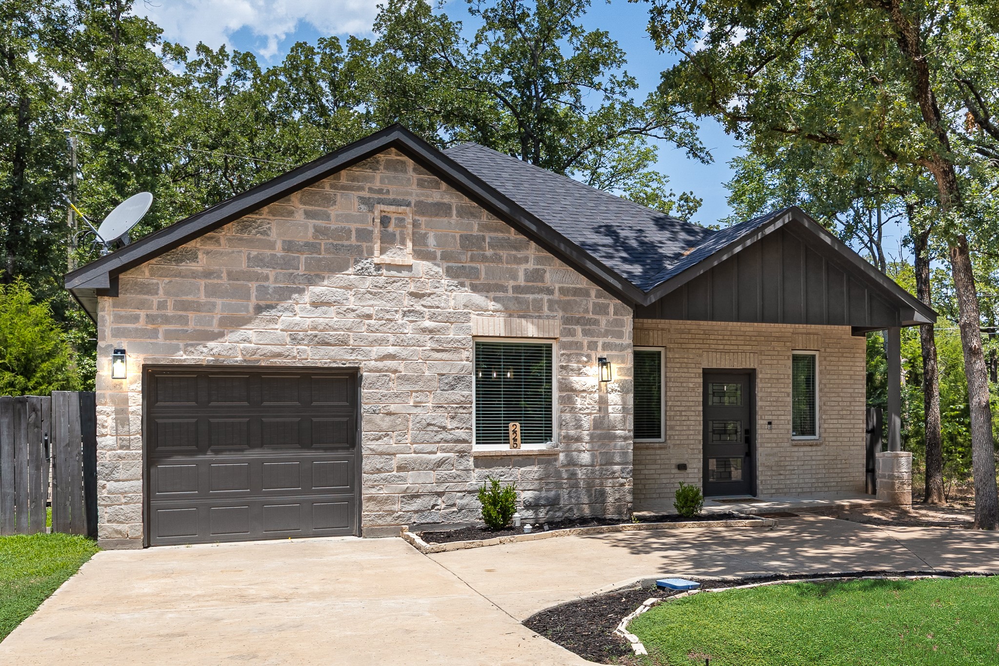 225 S Cherokee Shores Drive Mabank TX 75156